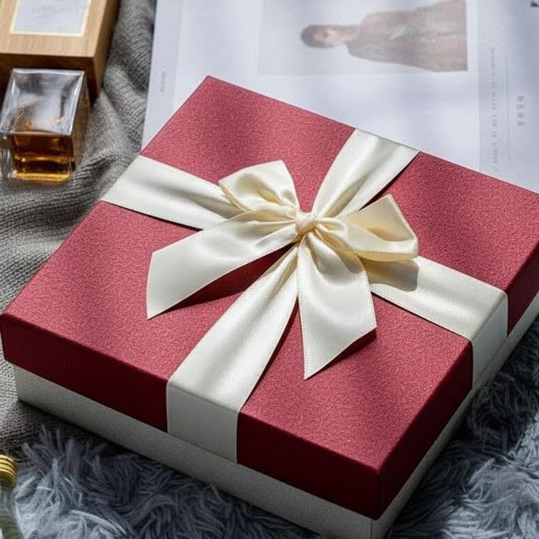 Hộp Quà Tặng Size 35x25x9 Cunbag Gắn Nơ Màu Đỏ Sang Trọng Thiết Kế Tinh Tế Dịp Sinh Nhật HCUN002_thumbnail_8