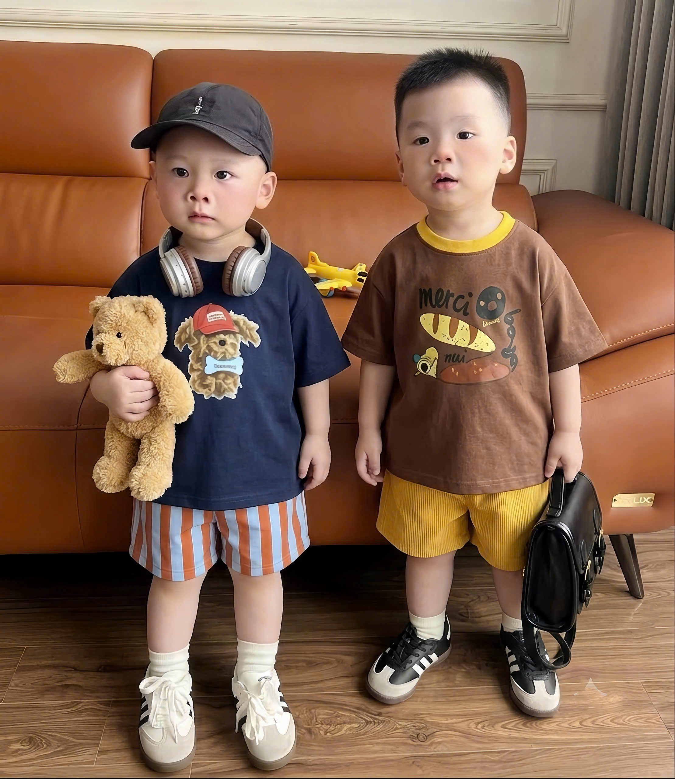 D08 SET 2 BỘ CỘC CHÓ ĐỘI MŨ ĐỎ 2 MÀU - A100.407