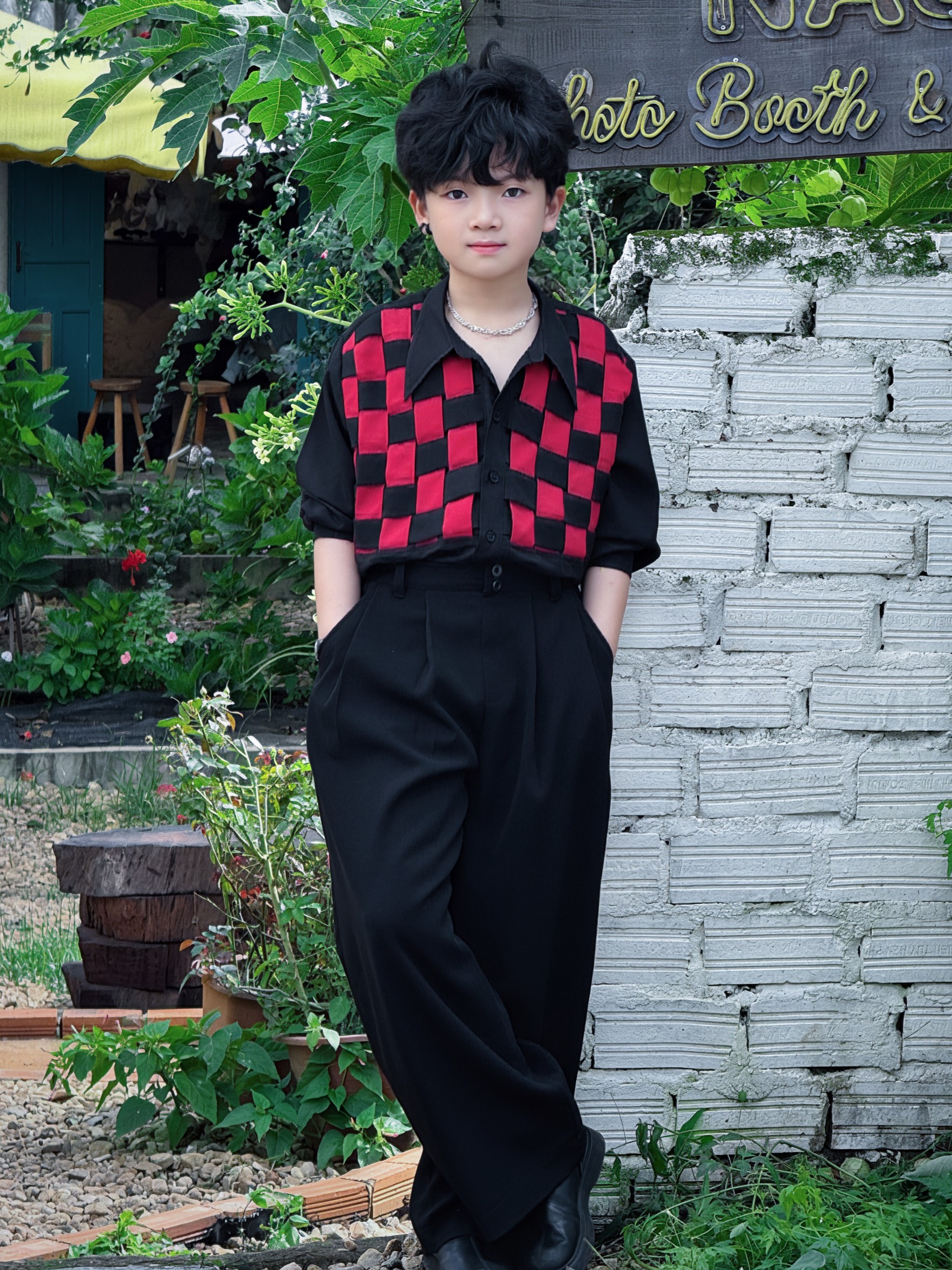 Áo Sơ Mi Đen Đỏ Đan Dây, Quần Suông Đen Cho Bé Trai, Bé Gái..