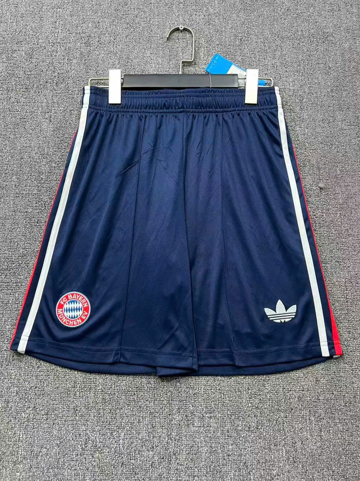 Quần Bayern sân khách xanh đen mùa giải 26/27 - FAN