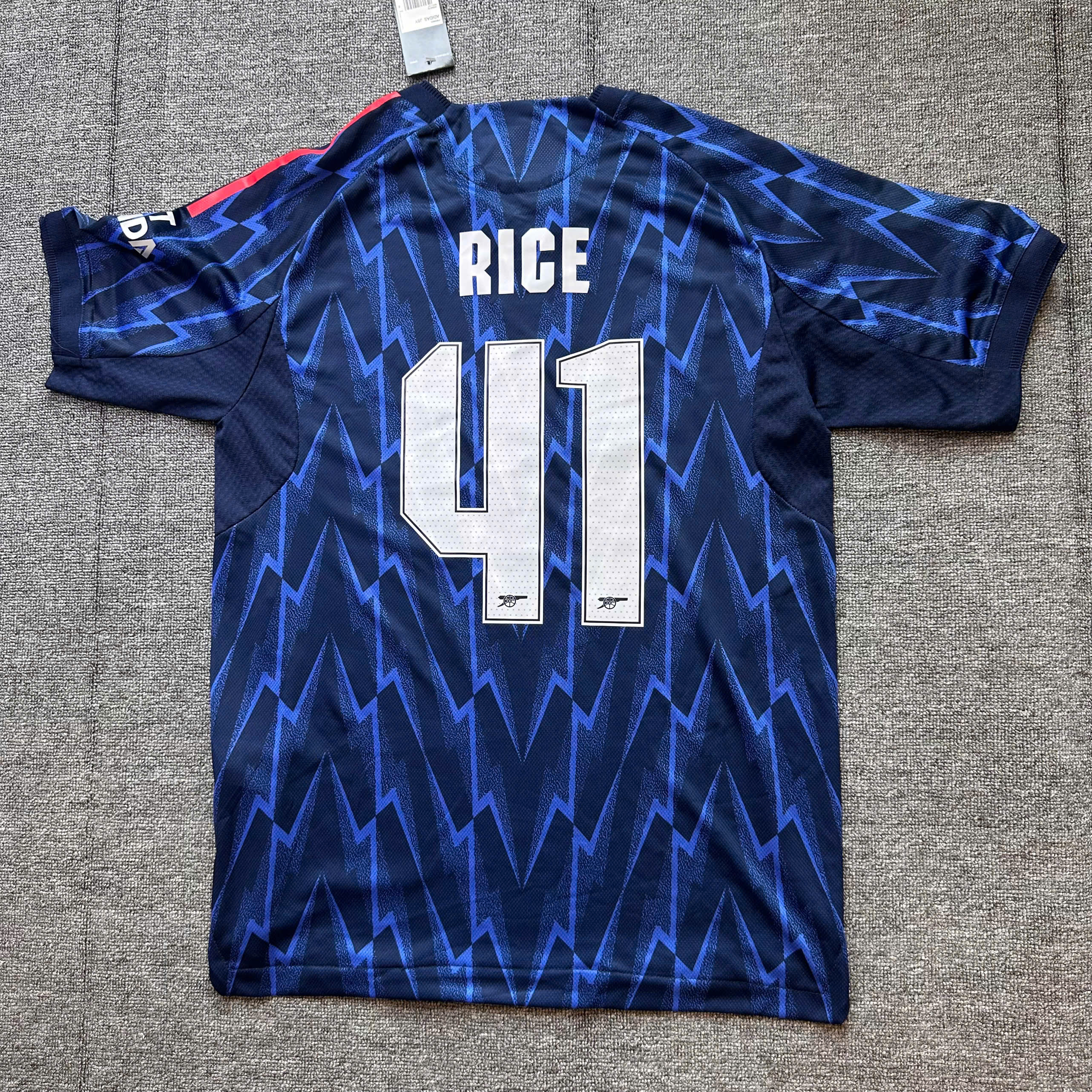 SALE 36 - Size: M