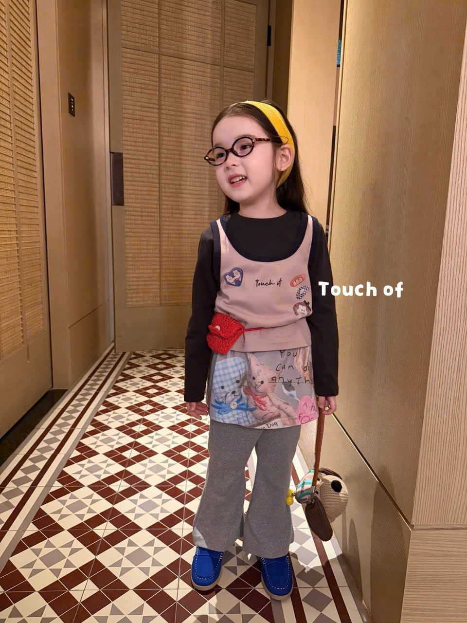 TF02 - Quần leg màu ghi kèm yếm  họa tiết Touch of