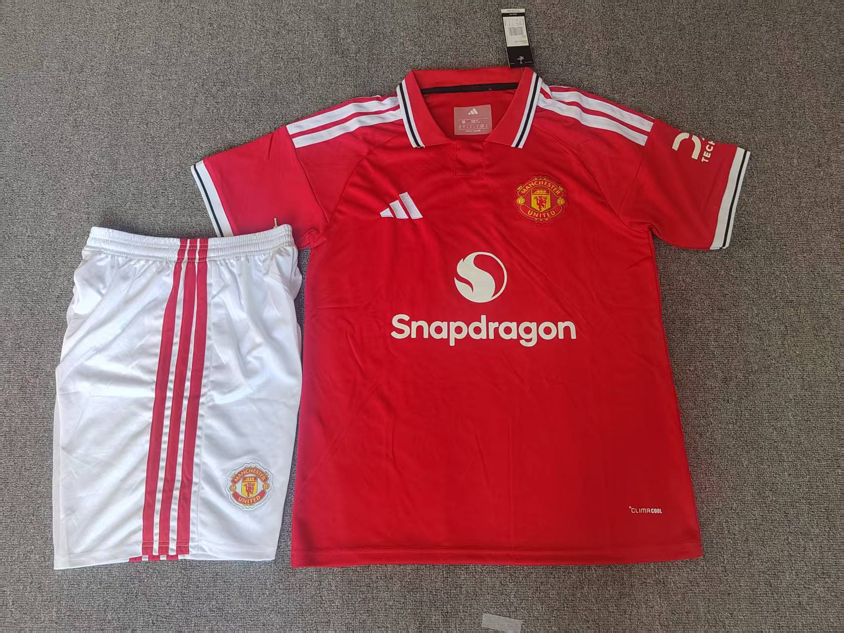 Manchester United sân nhà bản fan 26-27