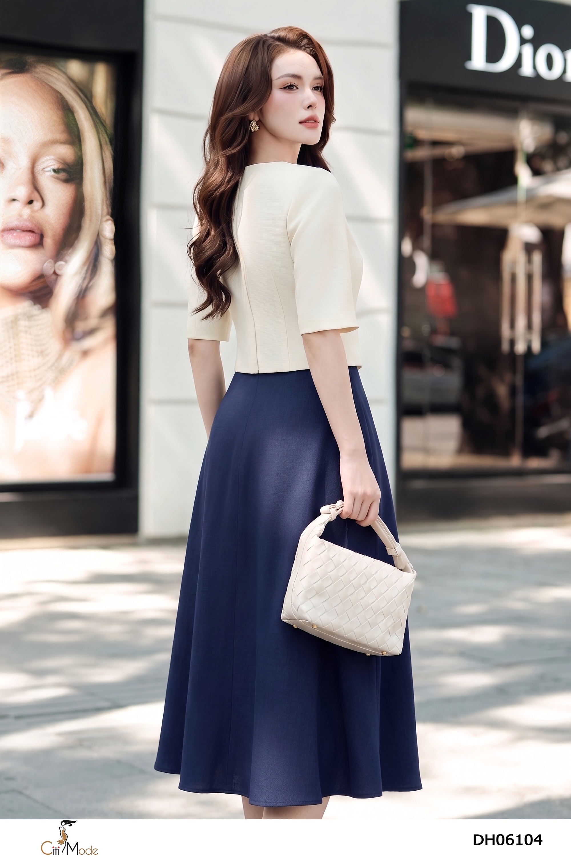 Đầm xòe xanh đen phối áo croptop đính hoa tay lỡ_thumbnail_4