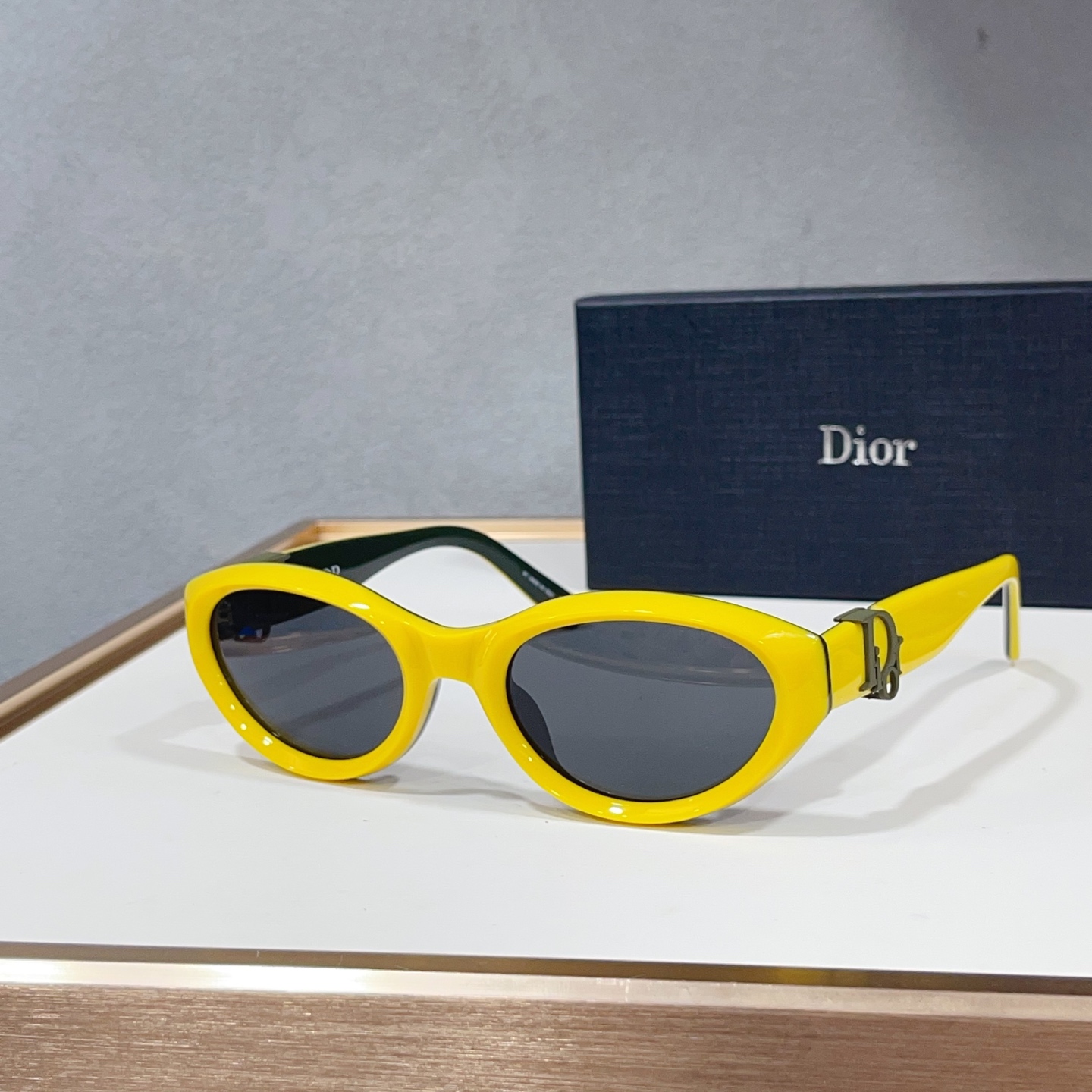 Kính dior