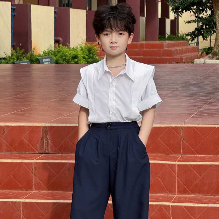 Áo Trắng Kem Đô Vai và Quần Sông Xanh Đen Chằng Xếp Cho Bé Trai._thumbnail_7
