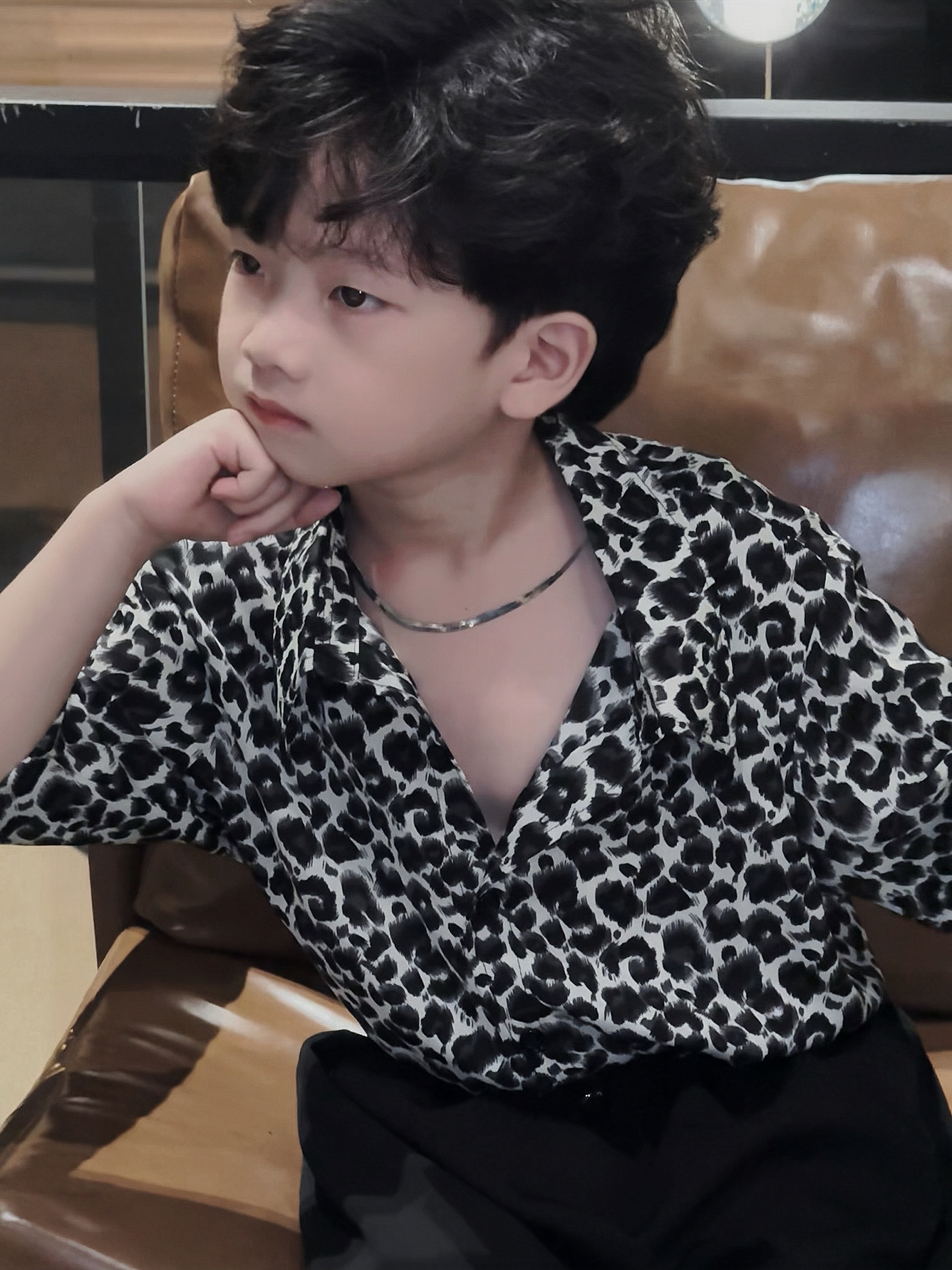 Bộ Quần Áo Lụa Beo Thoáng Mát, Dáng Rộng Cho Bé Trai (không bao gồm áo thun trắng bên trong)._thumbnail_4