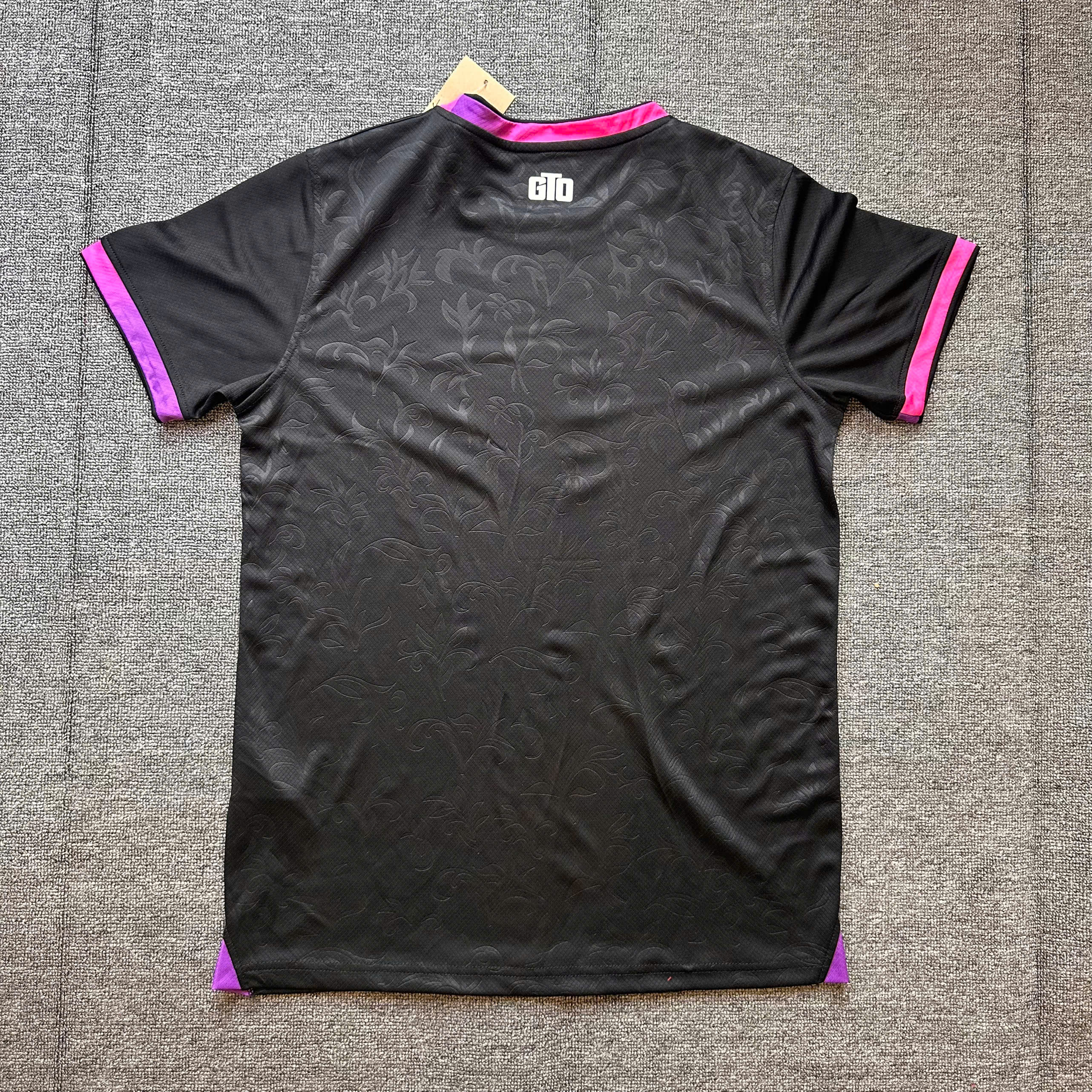 SALE 15 - Size: S