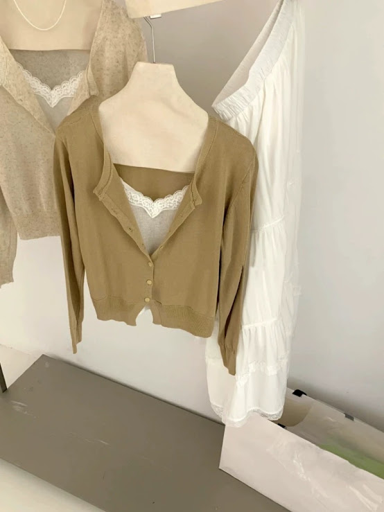 Lucas - Áo len cardigan cài cúc phối viền ren trắng_thumbnail_3