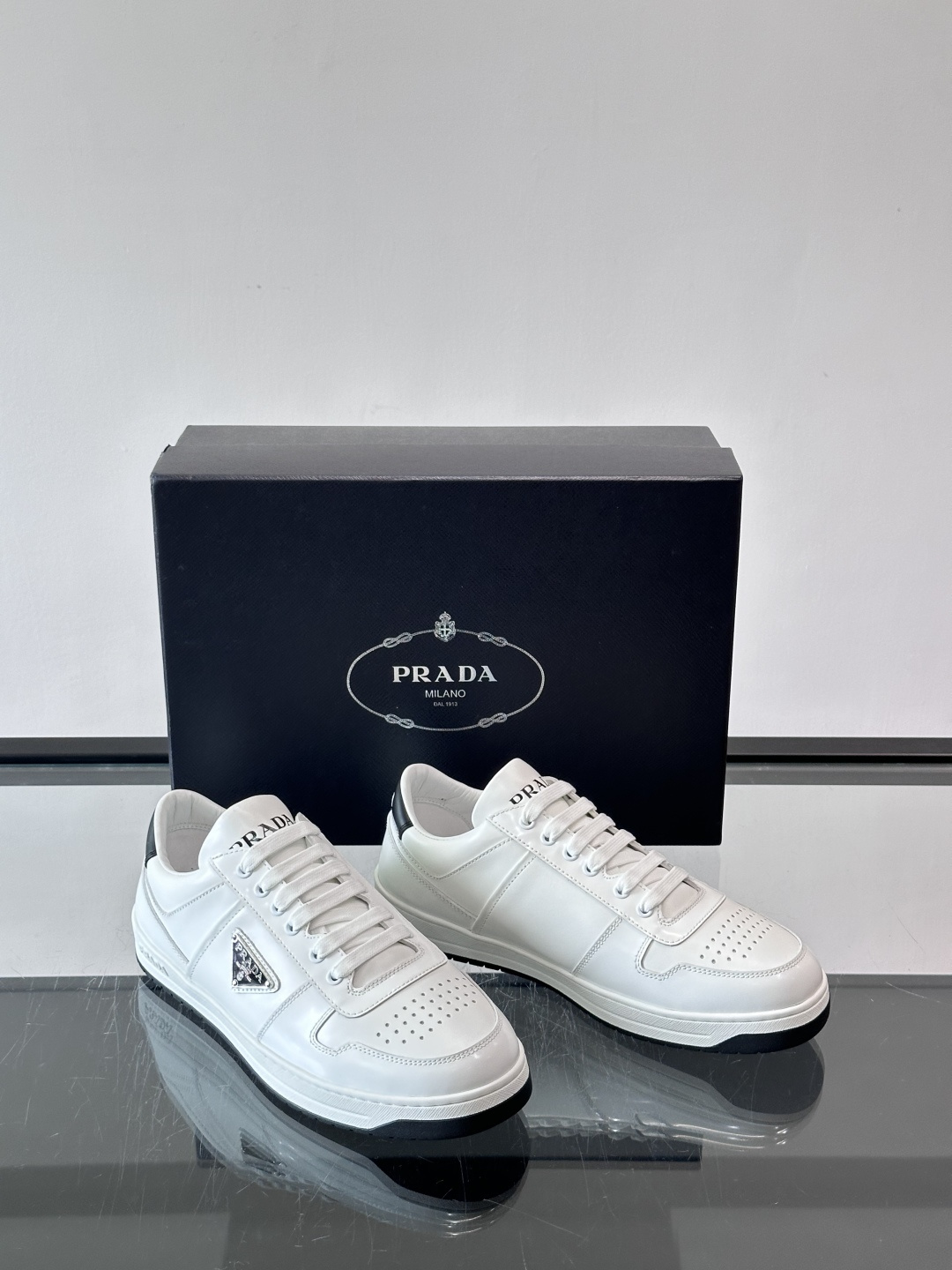 Giày Prada