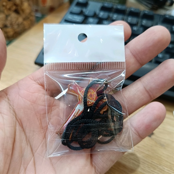 Dây dù Thánh giá gỗ nhỏ