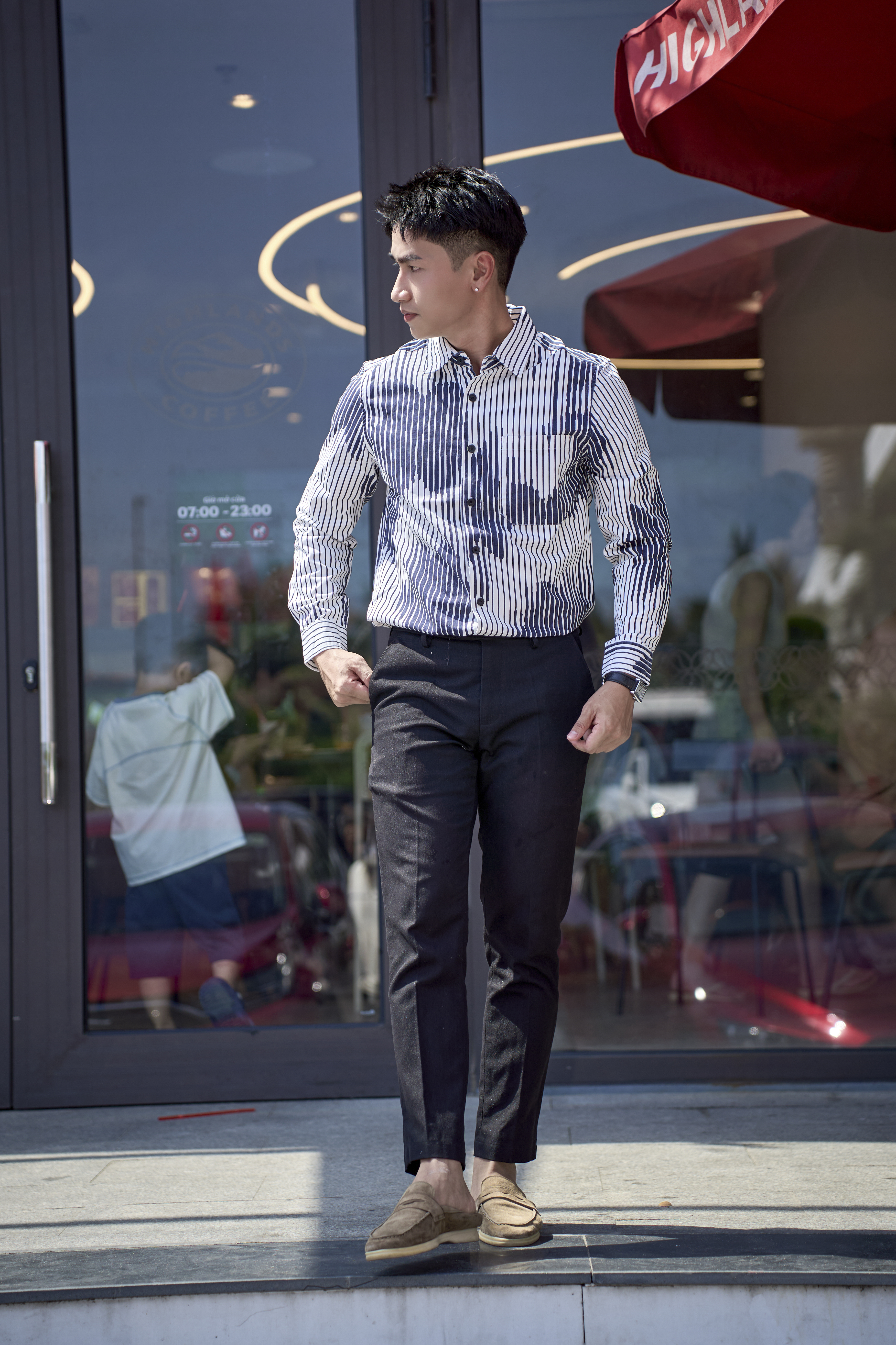 SA123 - Áo Sơ Mi Nam Tay Dài In Họa Tiết Sọc Đen Trắng Phong Cách Thời Trang_thumbnail_5