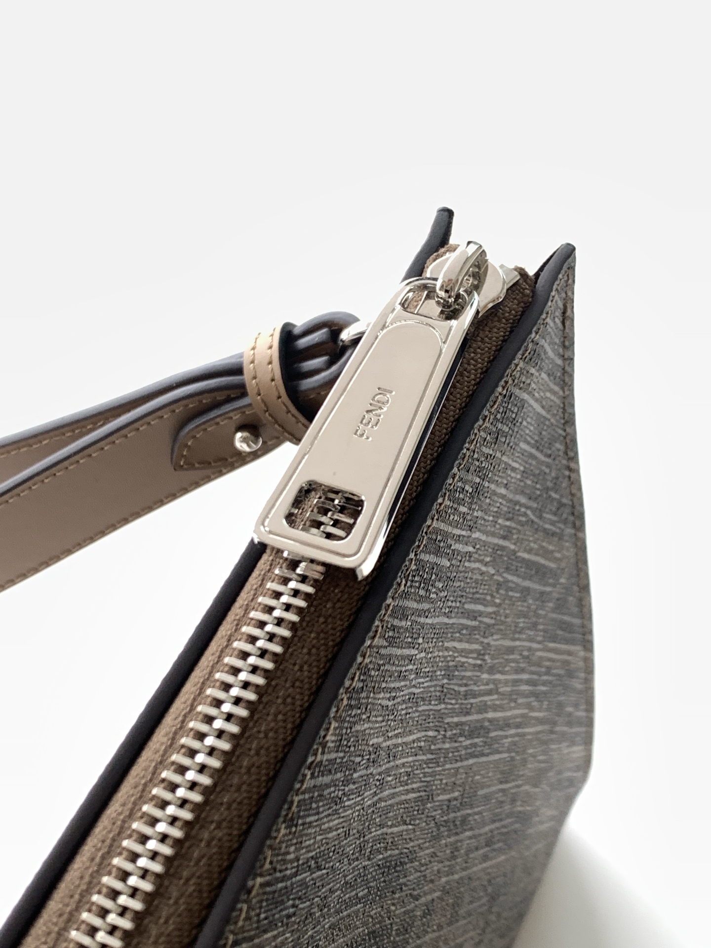 Cluth Fendi _thumbnail_7