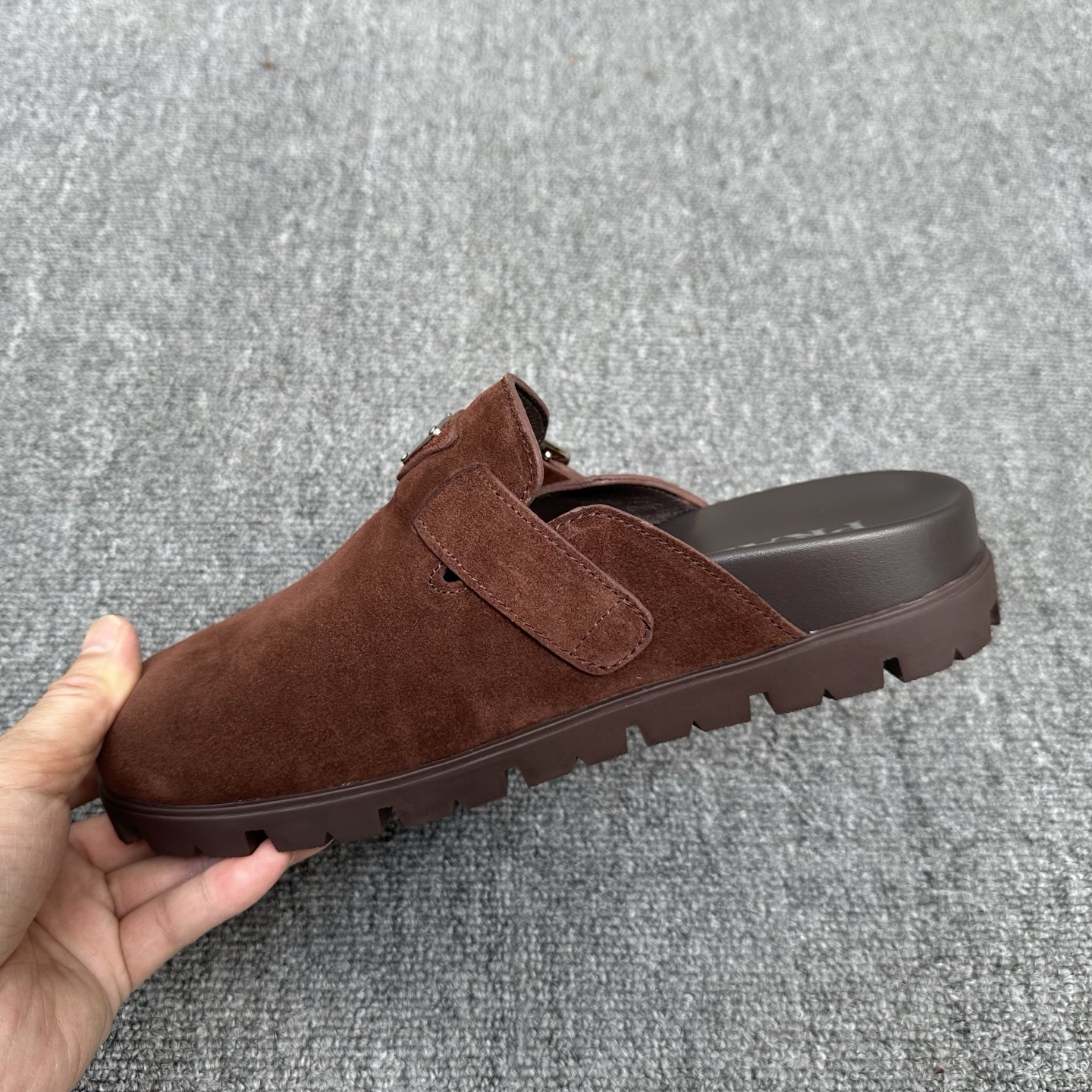 Sục PRADA_thumbnail_6