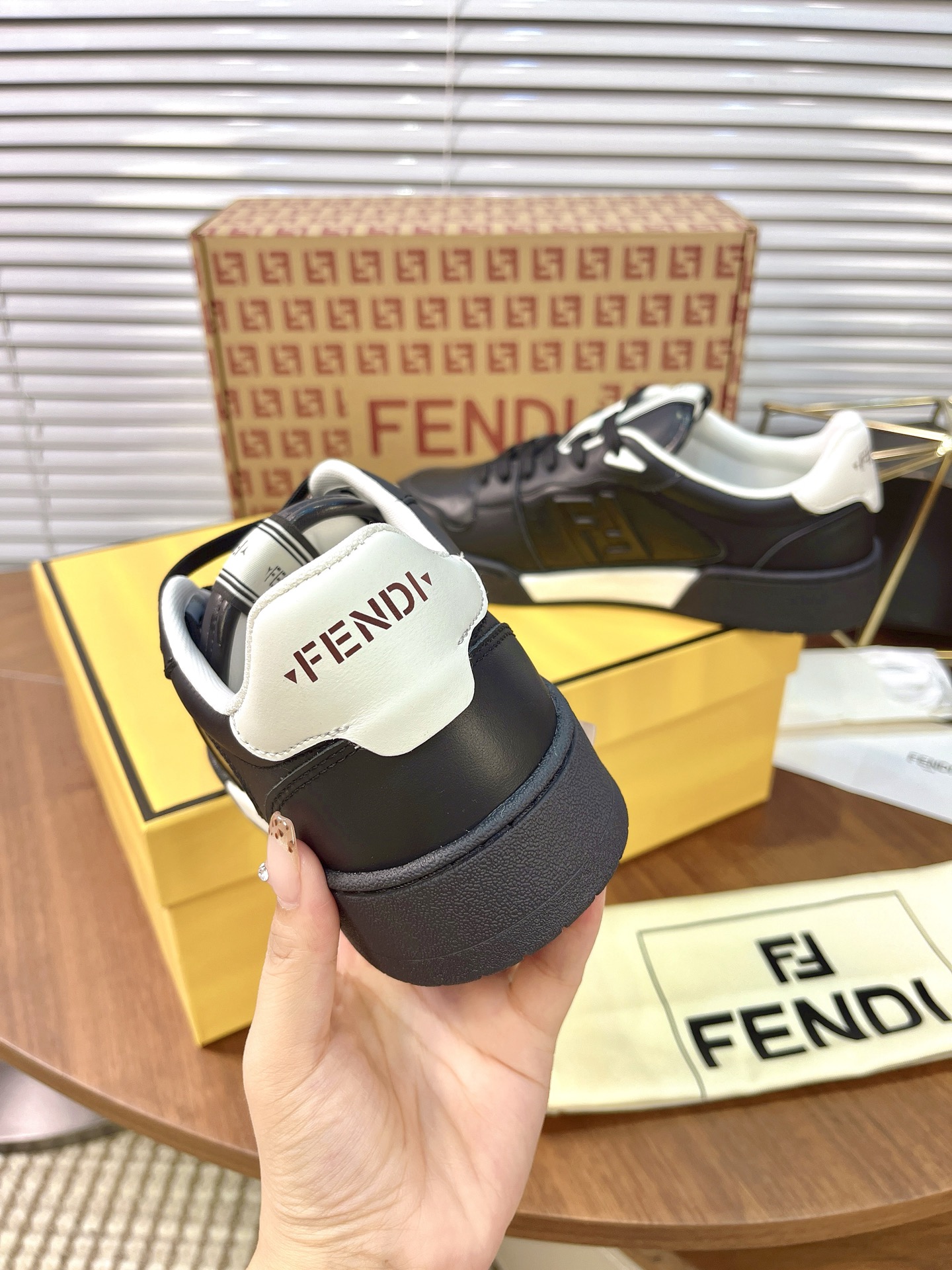 Giày Fendi_thumbnail_7