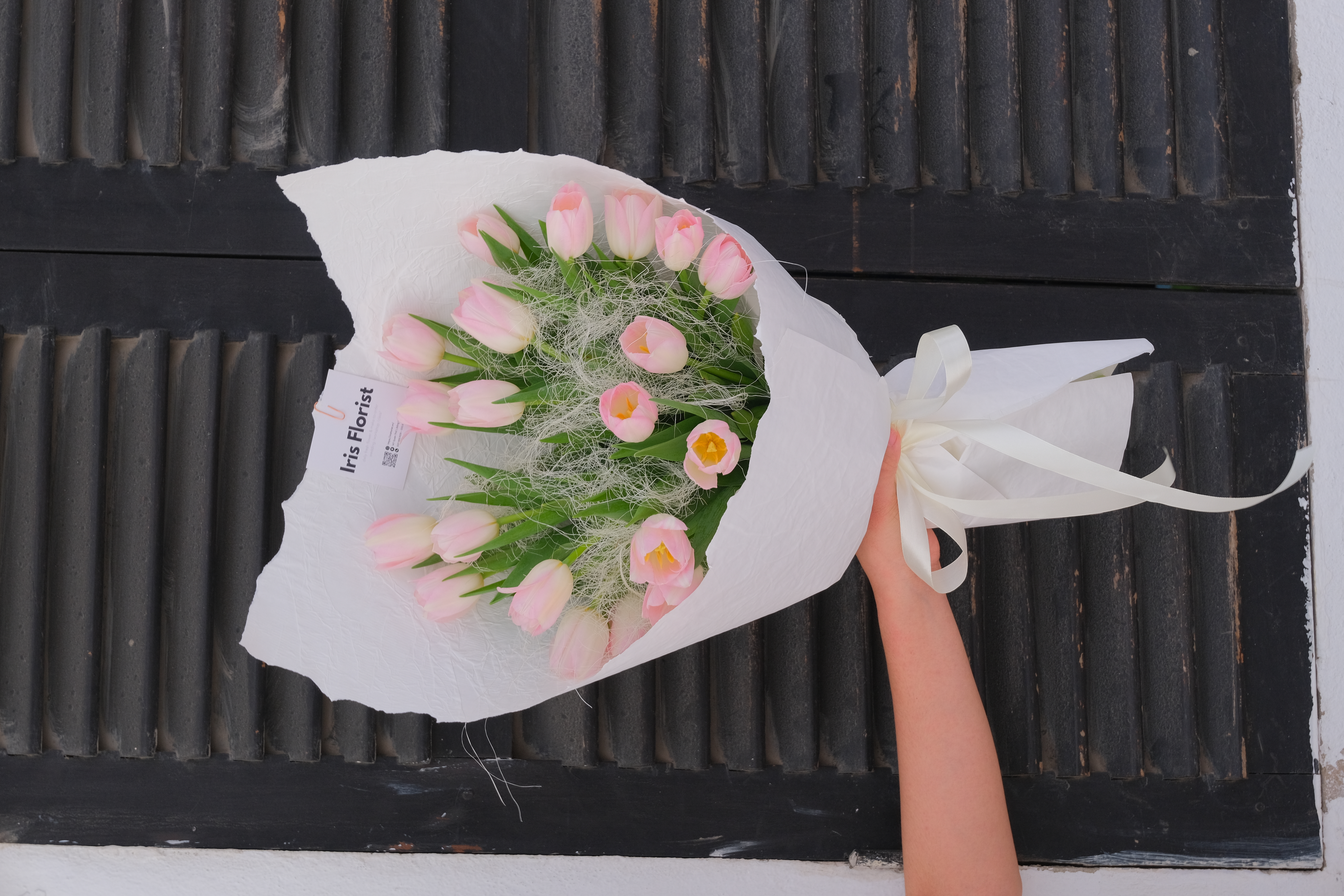 Bó Tulip hồng 20b mix xơ dừa
