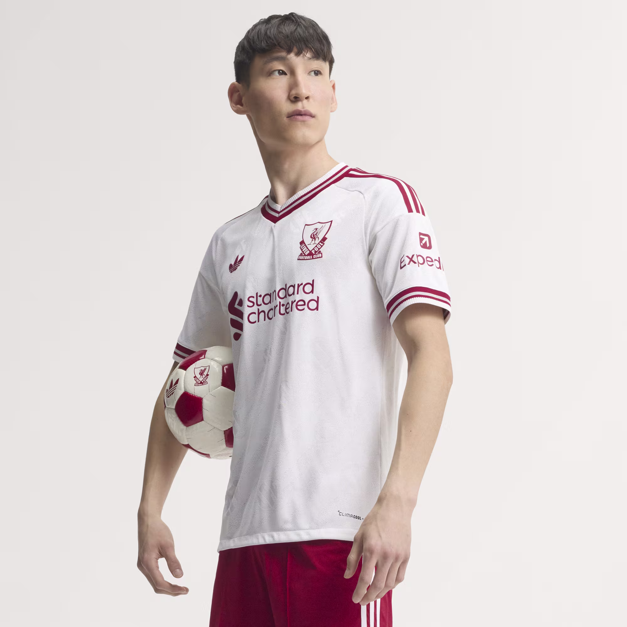 Liverpool sân khách bản player 26-27