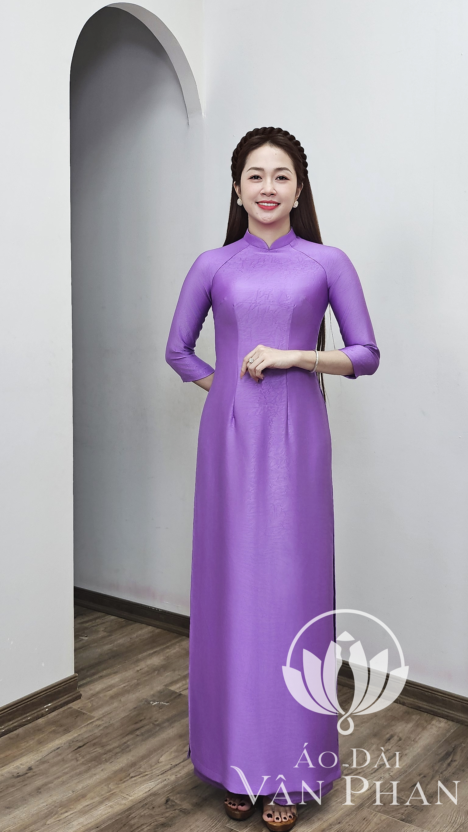 A3225CC áo dài cổ 2p tay lỡ lụa dubai màu tím cà_thumbnail_2