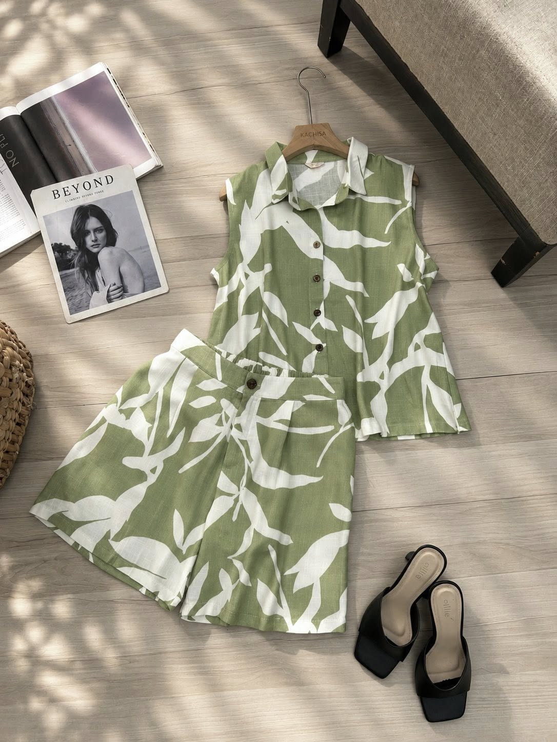Bộ linen lụa đùi áo sơ mi sát nách_thumbnail_2