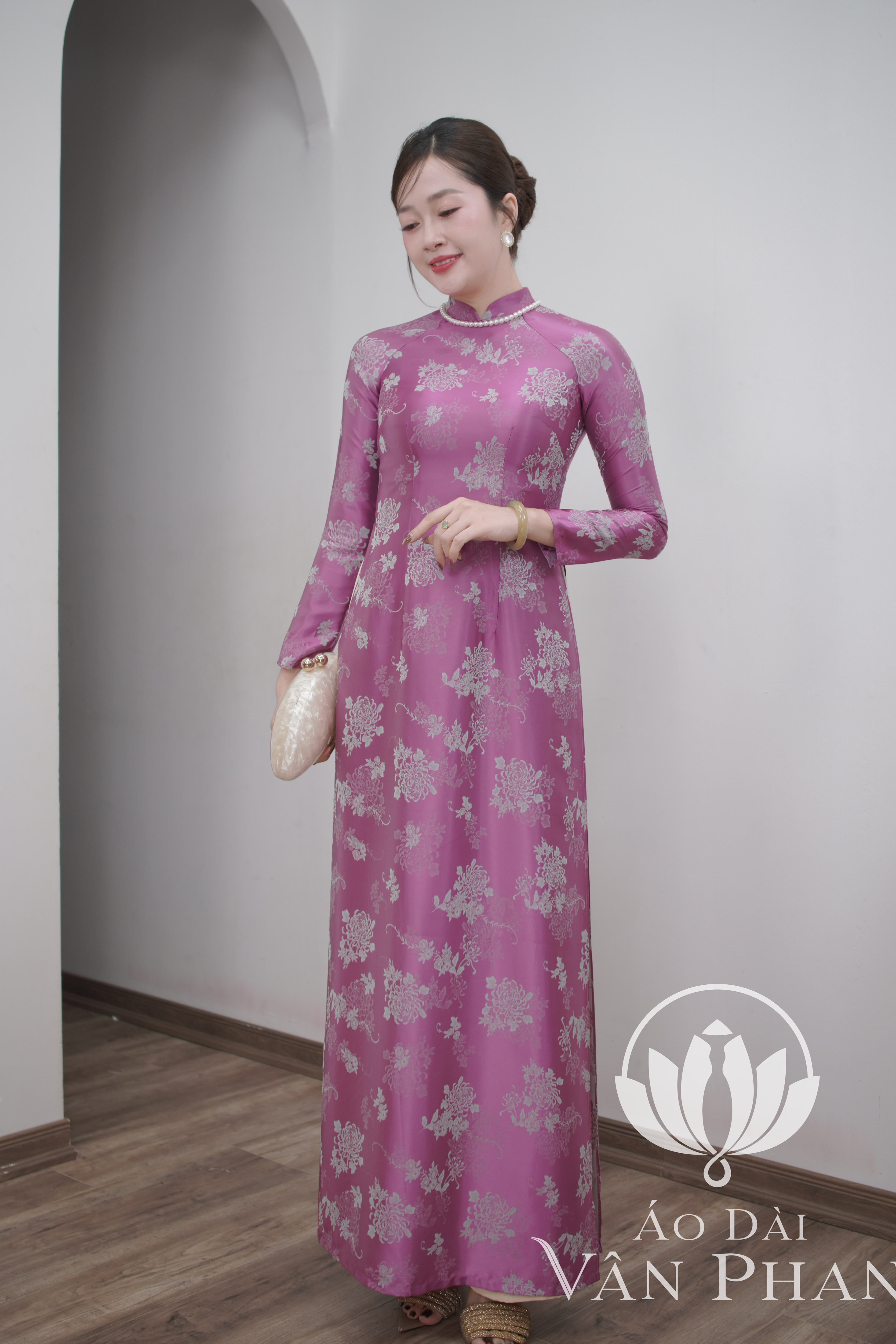A3243 áo dài cổ 3p tay dài truyền thống gấm cúc hồng đậm_thumbnail_2