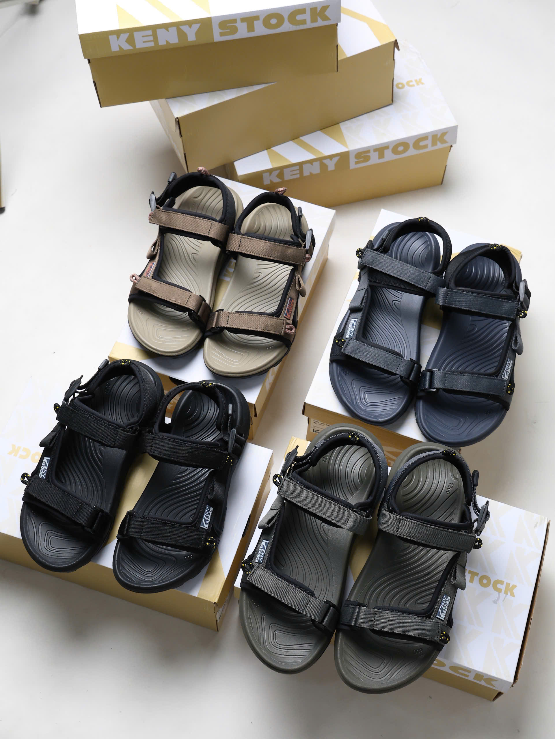 SANDAL KENYSTOCK_thumbnail_1