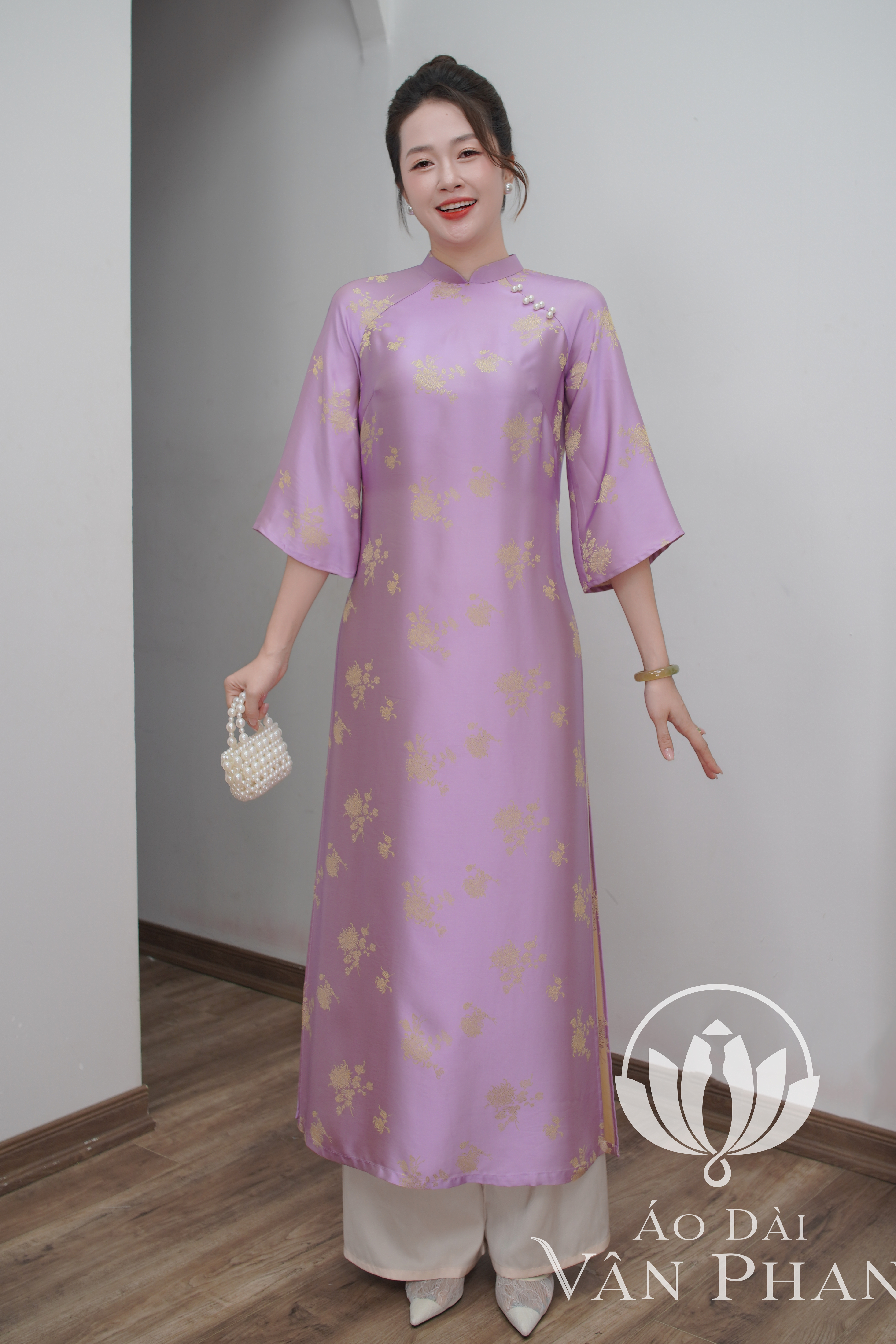 CT407 áo dài cách tân cổ 2p tay loe tơ tằm tím