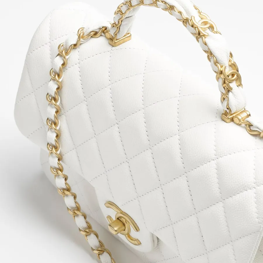 Chanel Fall-Winter_thumbnail_2