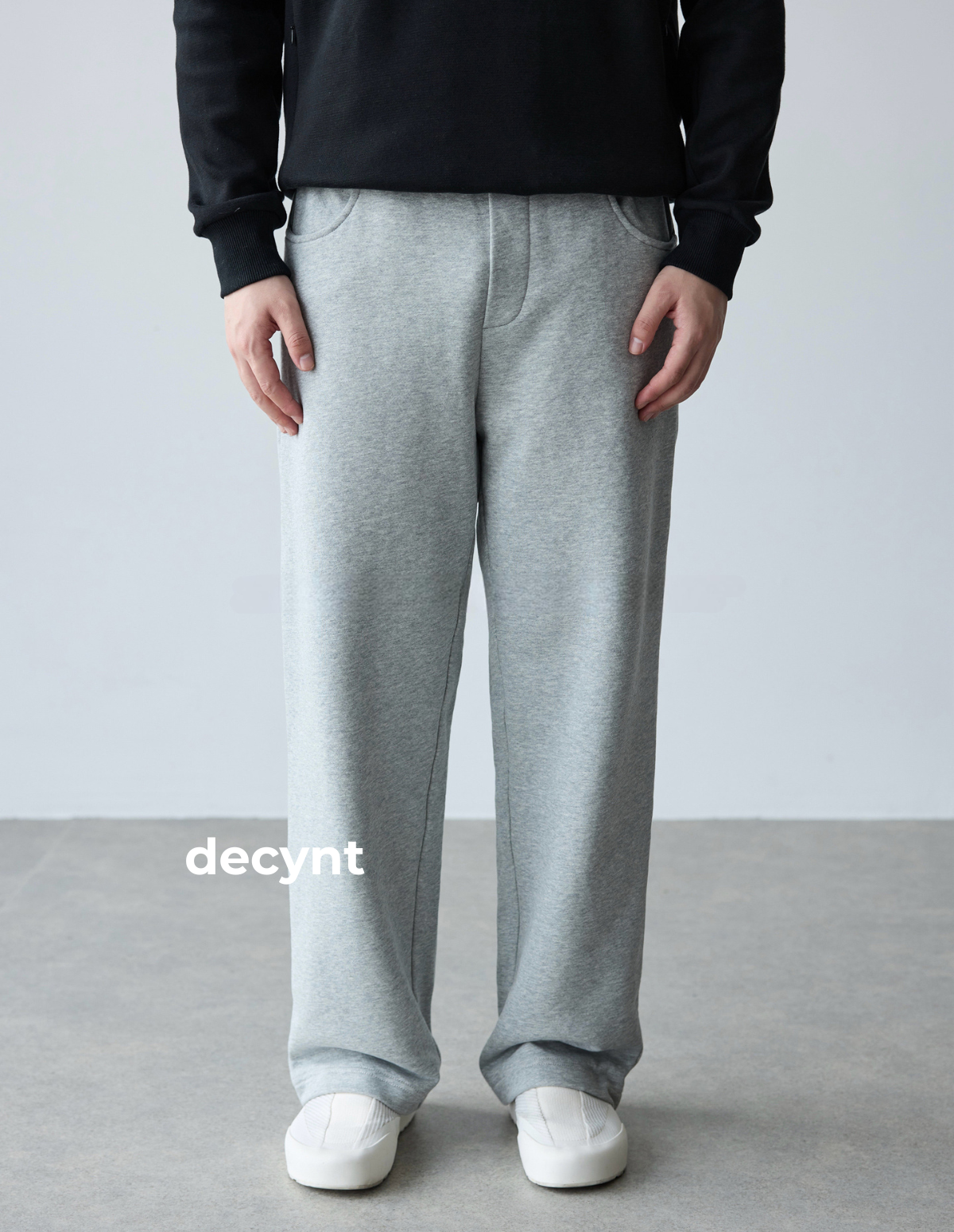 TRAIGHT-LEG SWEAT PANTS decynt 01