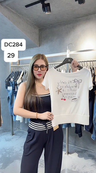 DC284 Áo lệch vai cổ thuyền