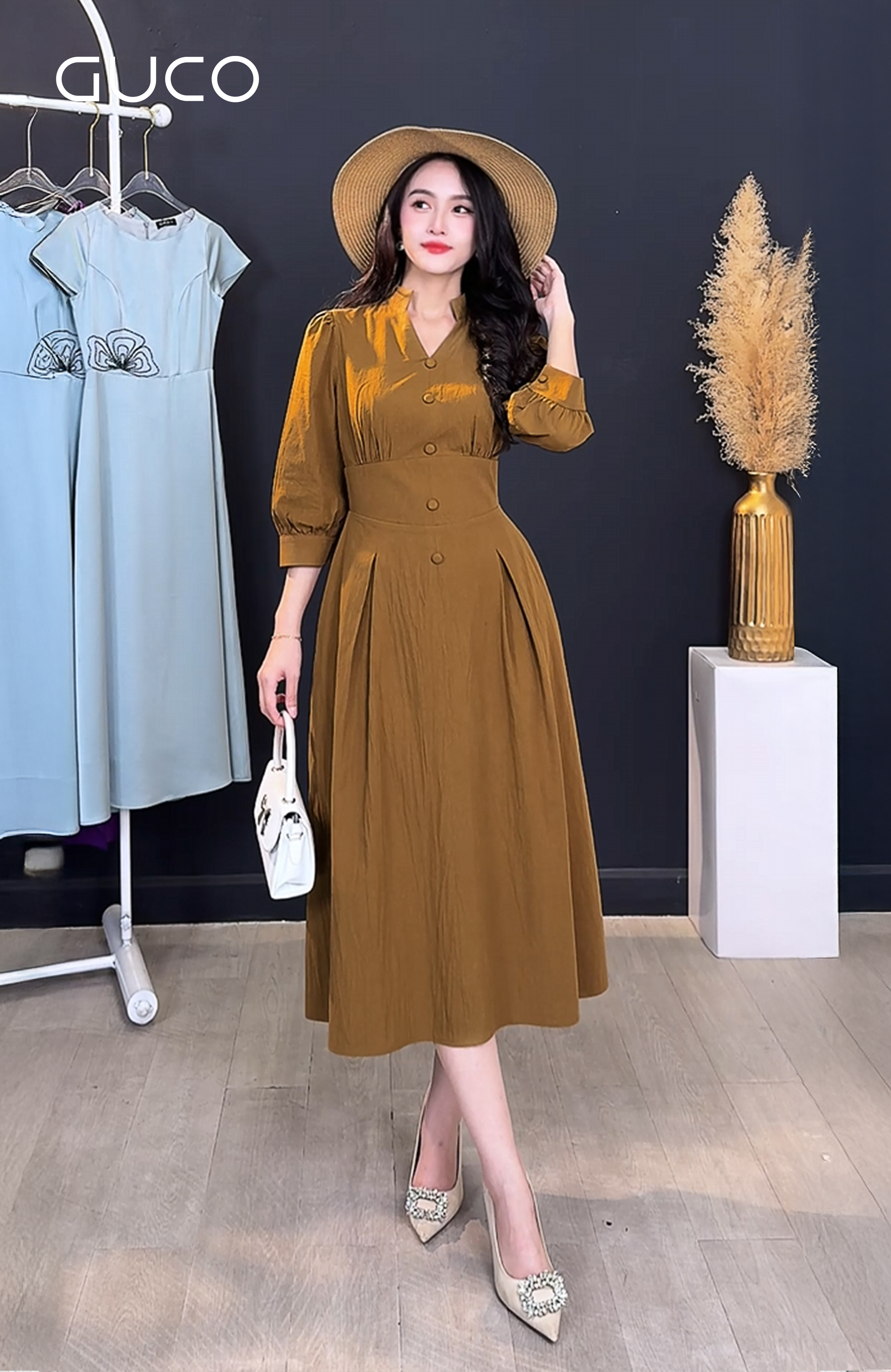 ĐẦM XÒE CỔ V TAY LỠ - NÂU