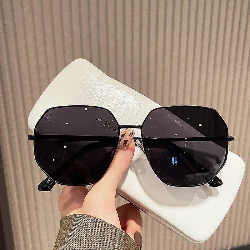 Kính Mát Lái Xe polygonal Gọng Kim Loại Đa Giác Trong Suốt Màu Xanh Dương Cho Nam Và Nữ_thumbnail_2