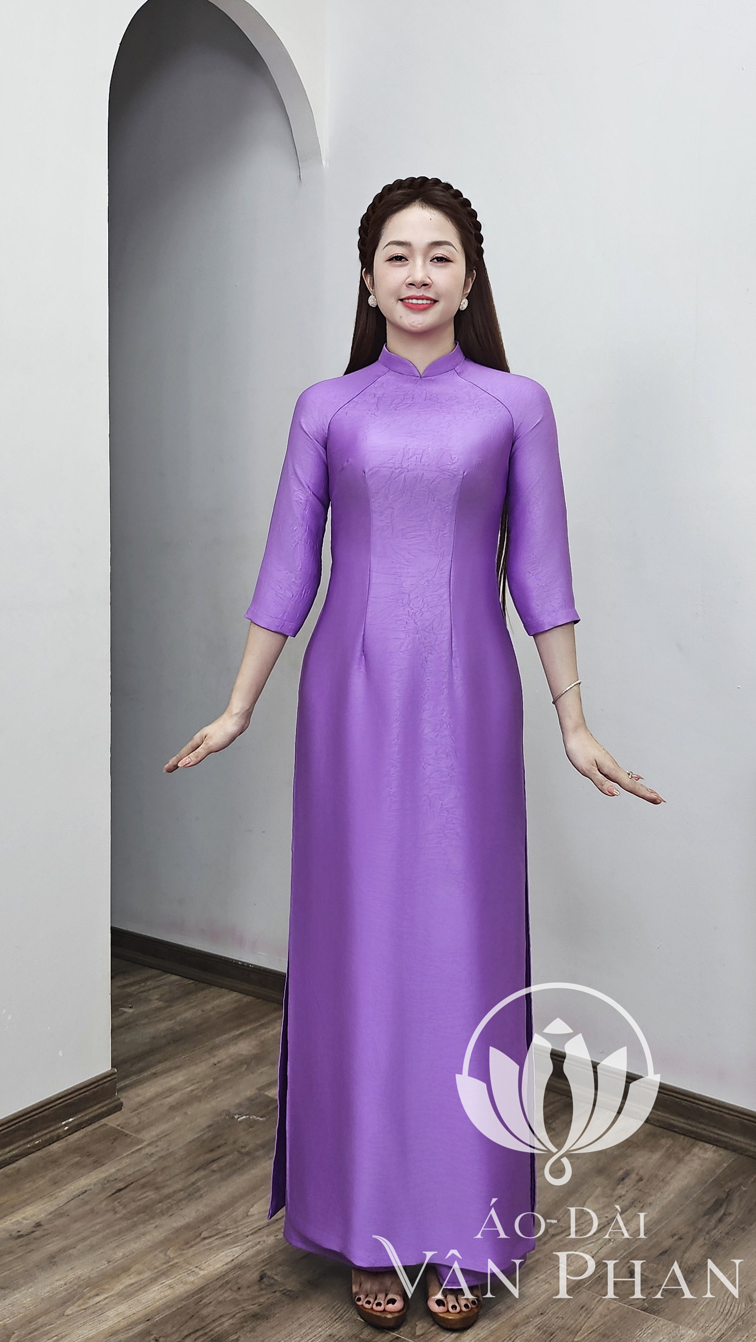 A3225CC áo dài cổ 2p tay lỡ lụa dubai màu tím cà_thumbnail_3