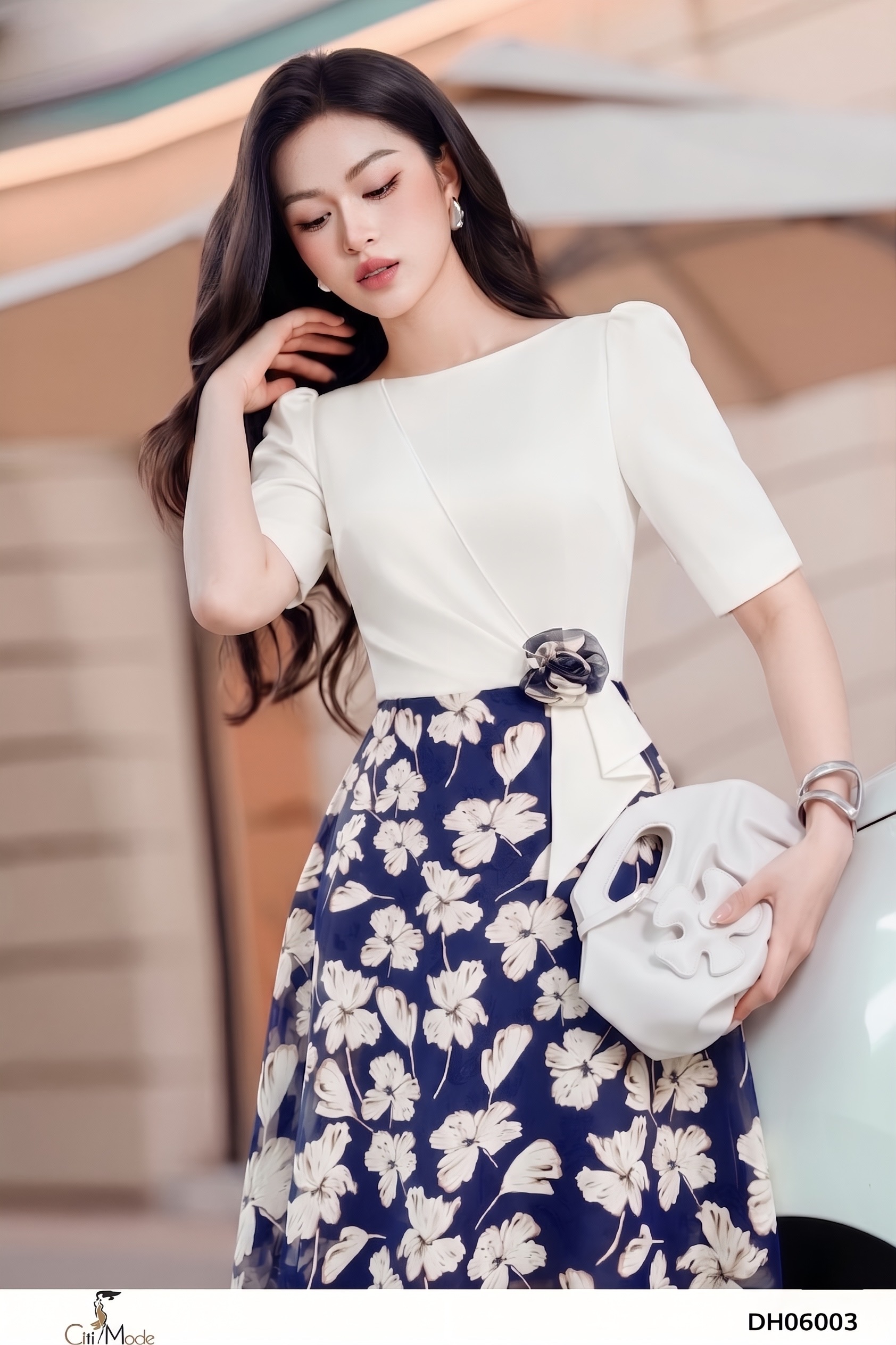 Đầm xòe hoa phối trắng vạt nhún cách điệu, hoa eo, cổ thuyền tay lỡ_thumbnail_3