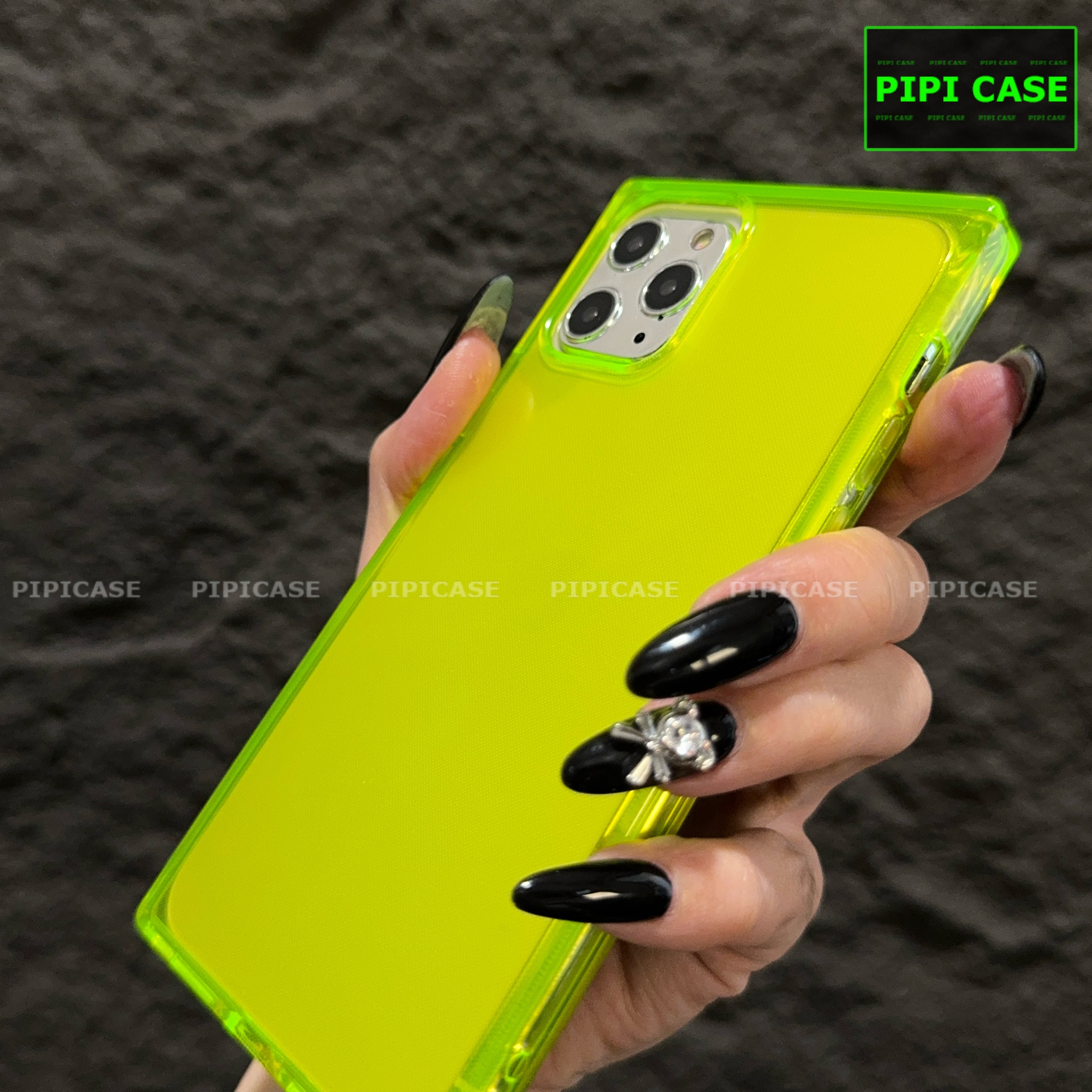 Ốp Lưng iPhone 11 Pro - Layla - Vàng Dạ Quang_thumbnail_3