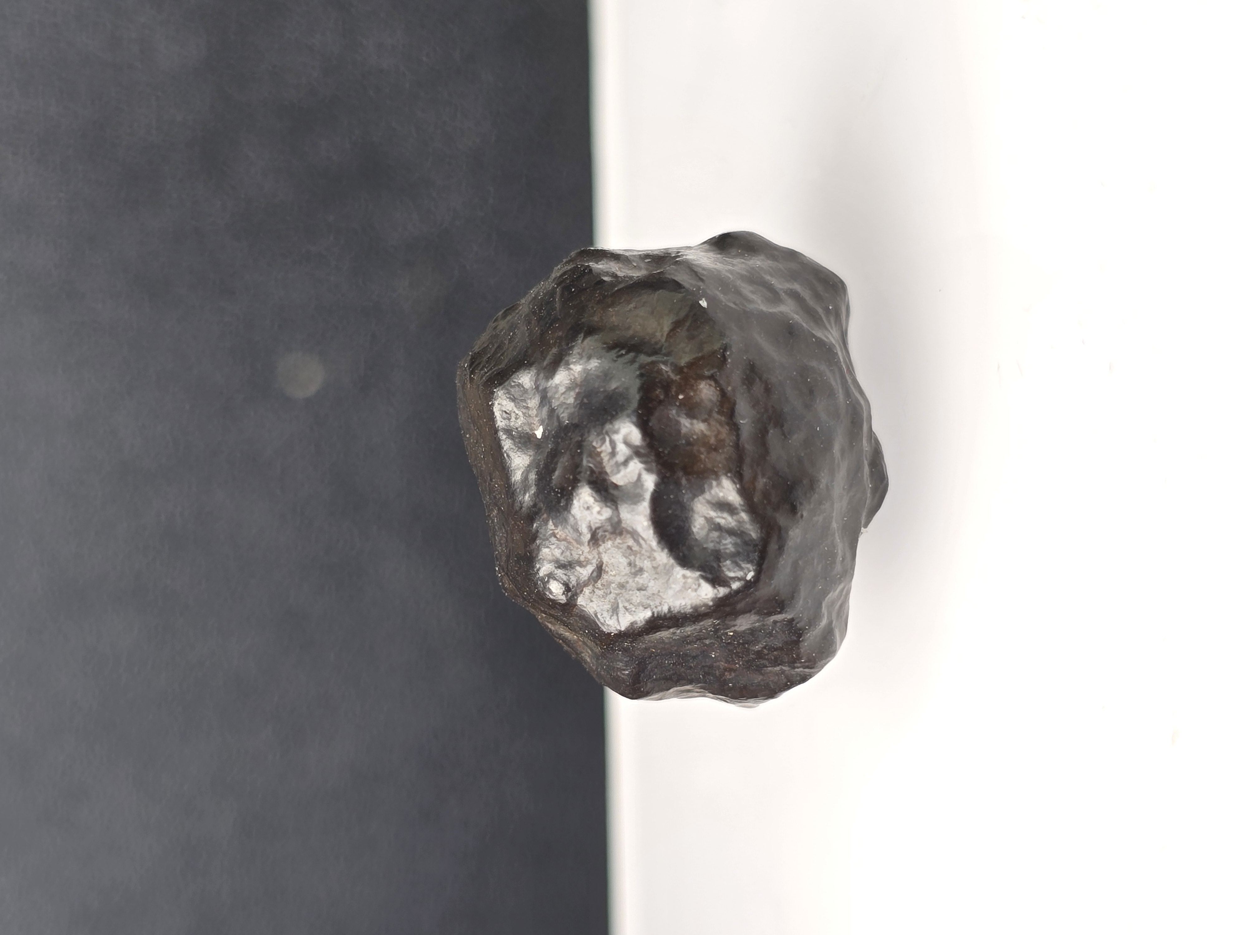 Hạt Đá Tiên Tri Prophecy Stone có xỏ lỗ xuyên - xuất xứ khu vực sa mạc Sahara, Ai Cập Size ~2cm_thumbnail_6