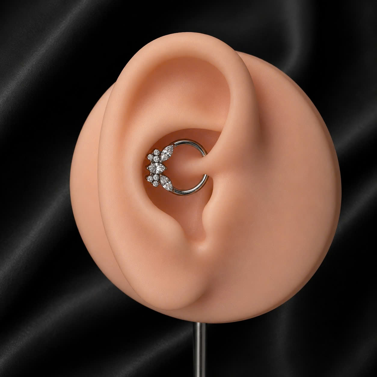 Daith titan bướm 3 đá hình thoi 10mm._thumbnail_3