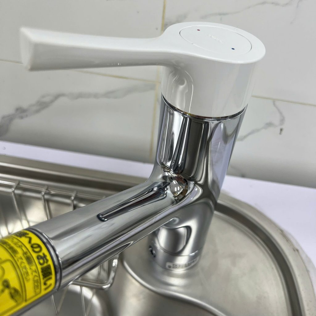 Vòi rửa bát TOTO TKS05306J kéo dài đầu vòi và điều chỉnh tia nước tại đầu vòi (Mới 100%) - Bảo hành 2 năm_thumbnail_4