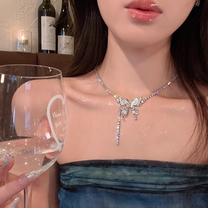 Dây chuyền bướm kim cương cho nữ thiết kế sang trọng nhẹ nhàng 2023 phong cách mới hot dây chuyền xương đòn cao cấp màu sắc mùa hè: Dây chuyền bướm kim cương