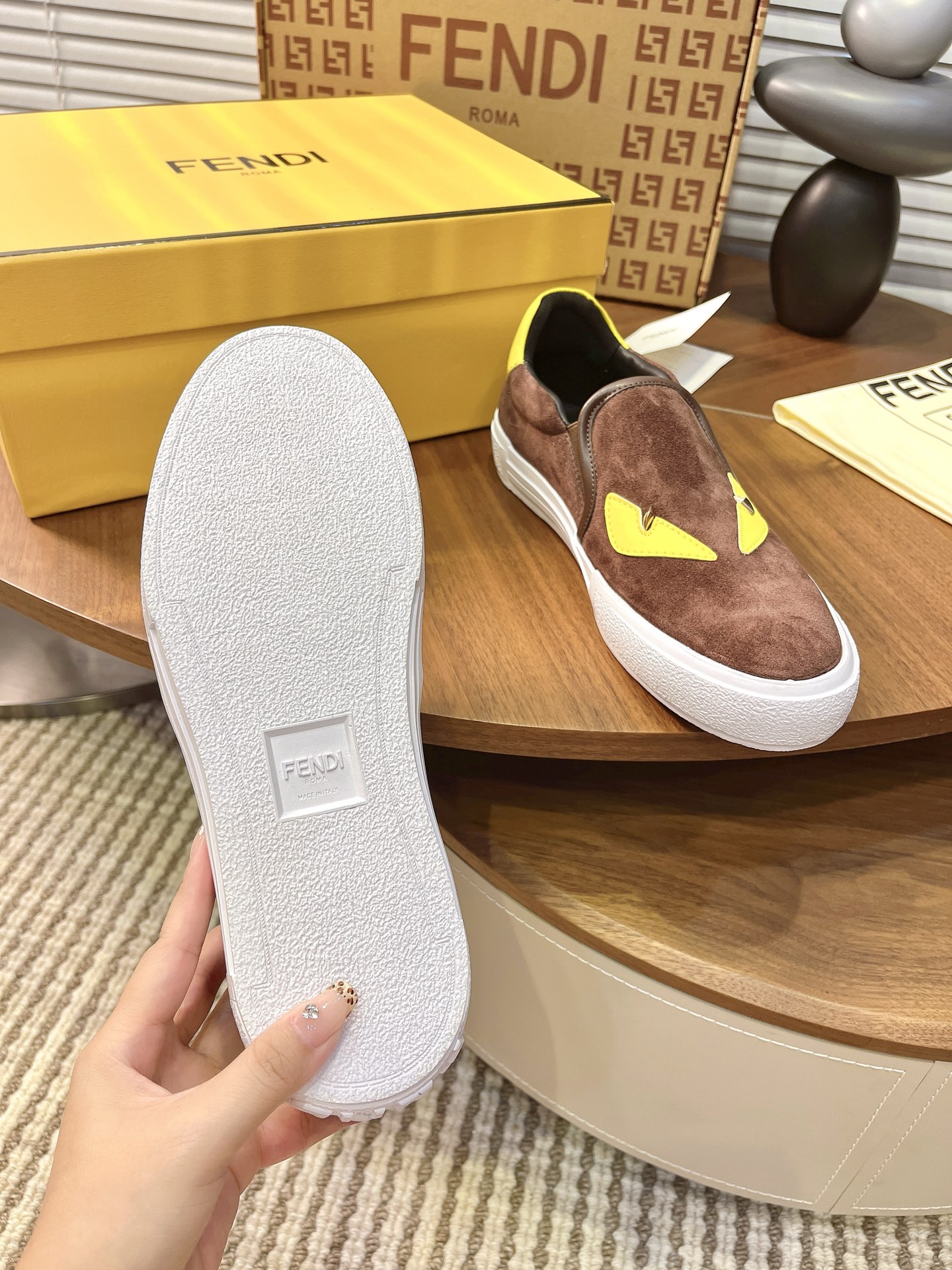 Giày Slipon Fendi
