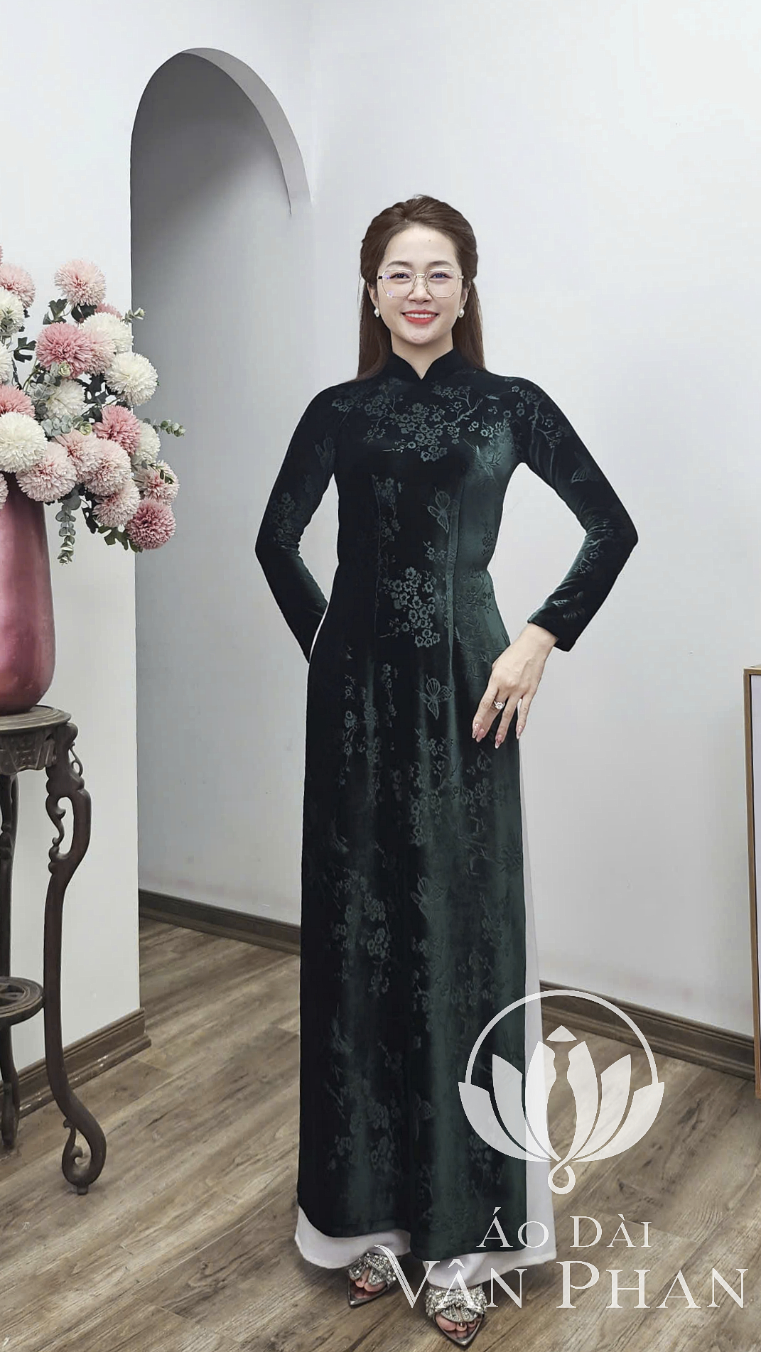 Nhung 91CC áo dài cổ 3p tay dài nhung xanh ngọc lục bảo lá trúc