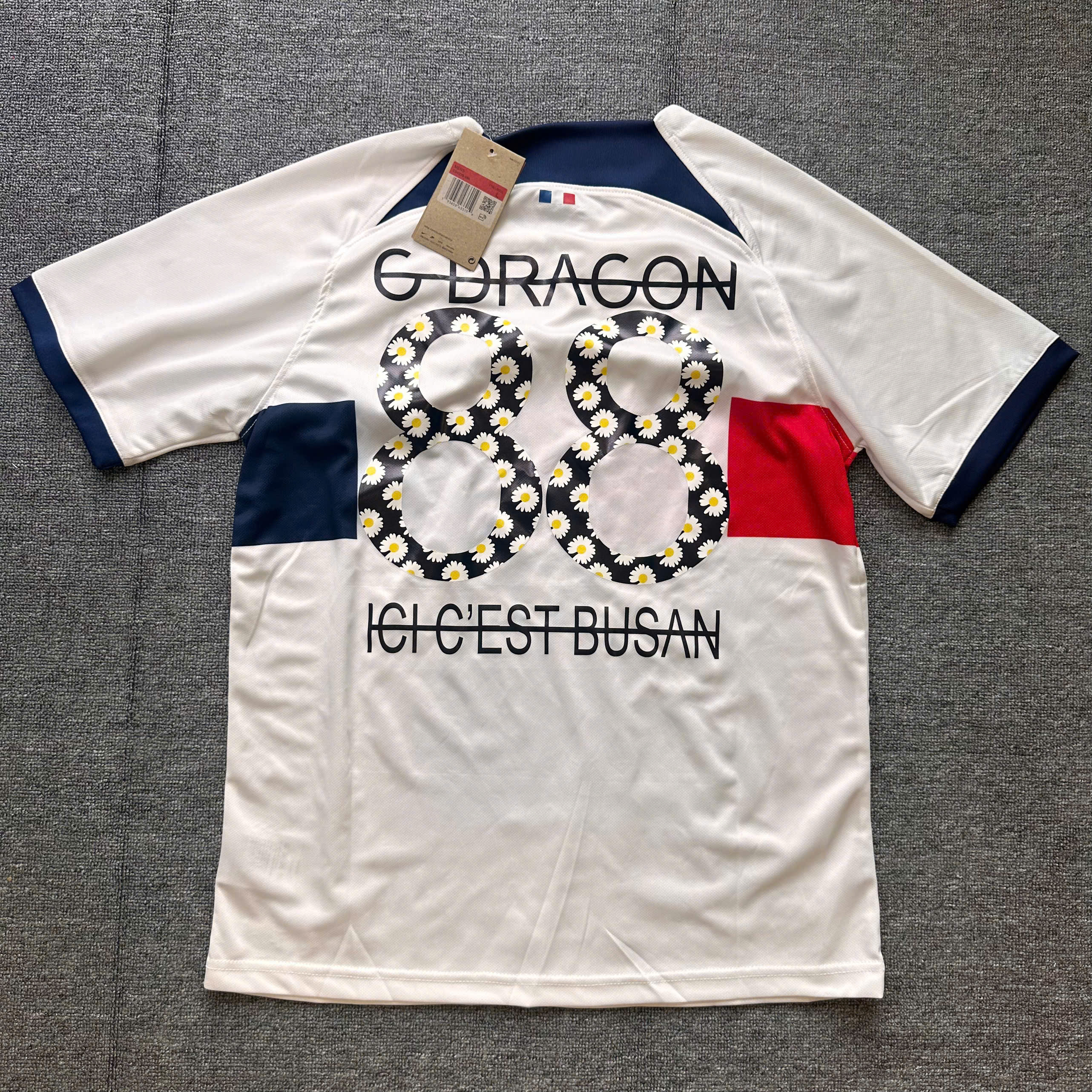 SALE 19 - Size: L
