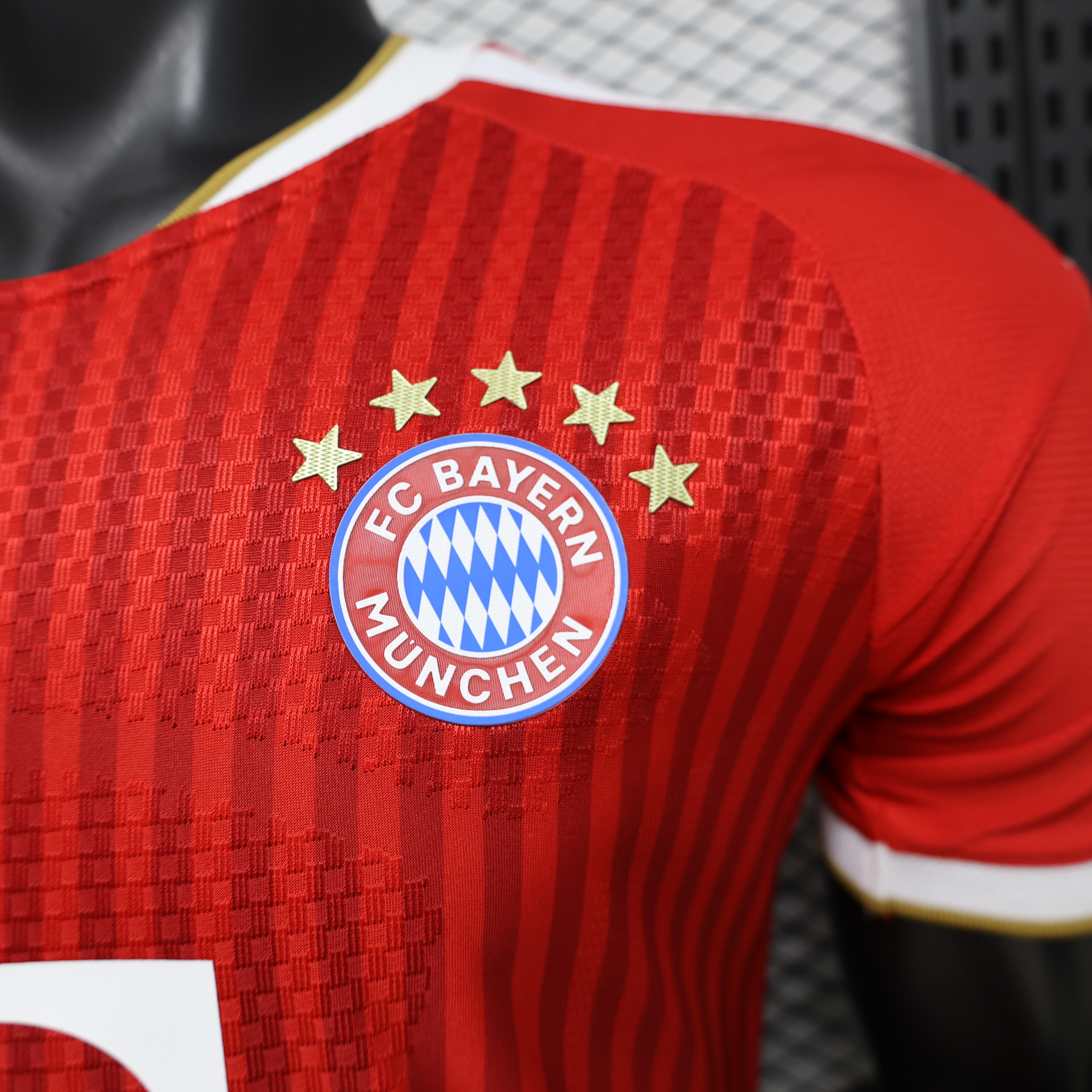 Bayern Munich sân nhà bản player 26-27_thumbnail_3