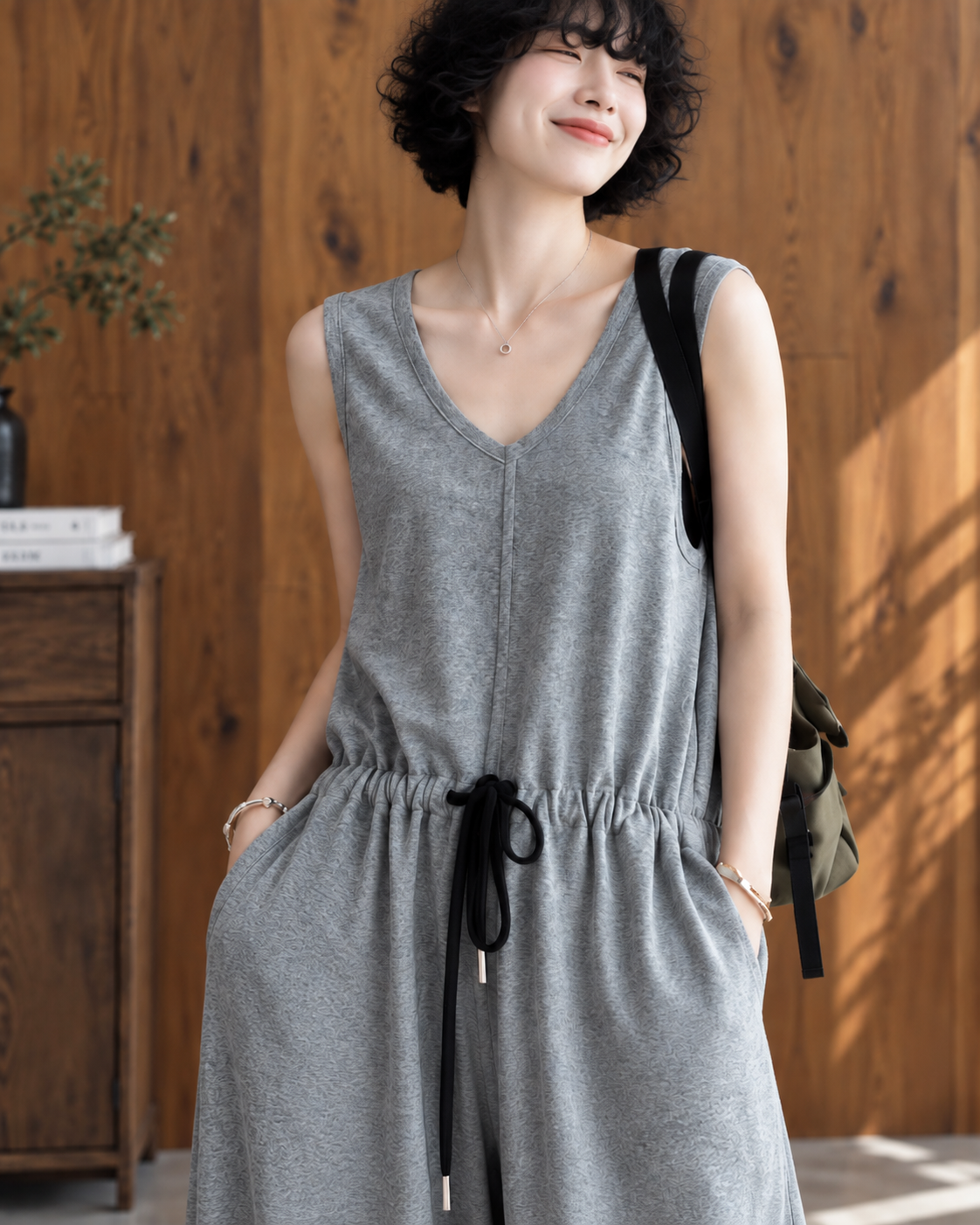 Jumpsuit Ghi Cổ V Rút Eo Dáng Rộng Thanh Lịch - MJ001