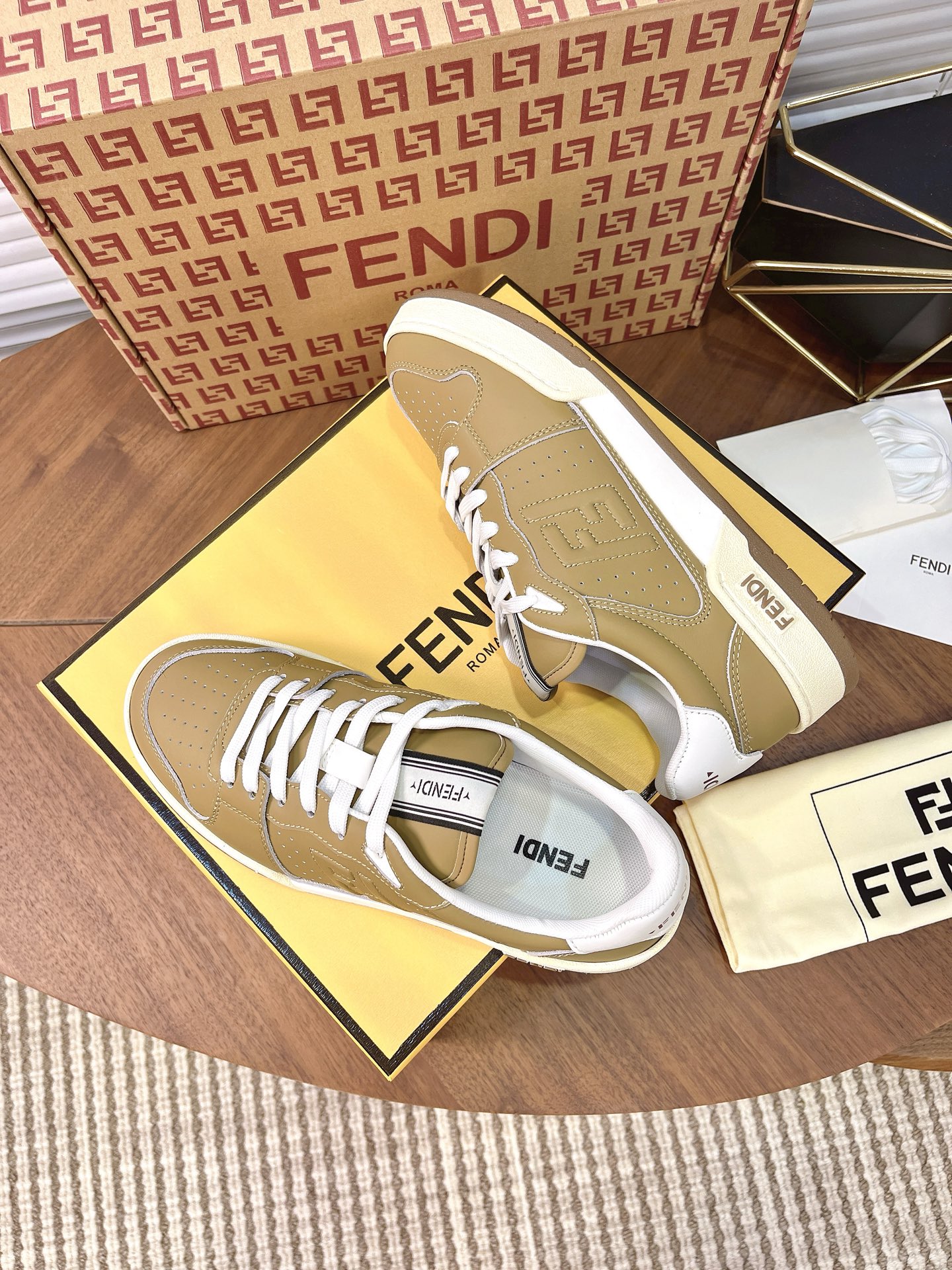 Giày Fendi