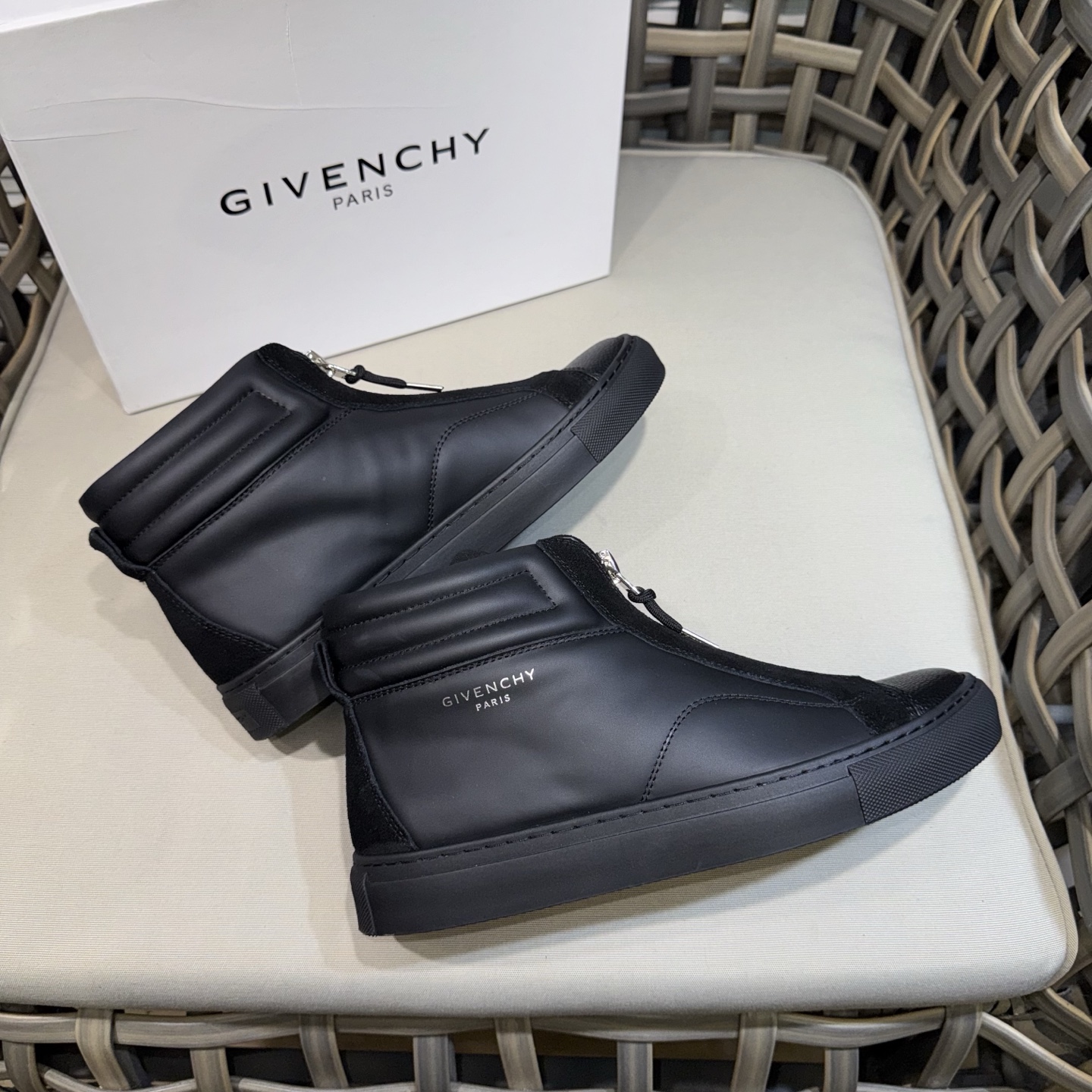 Giày Givenchy_thumbnail_3