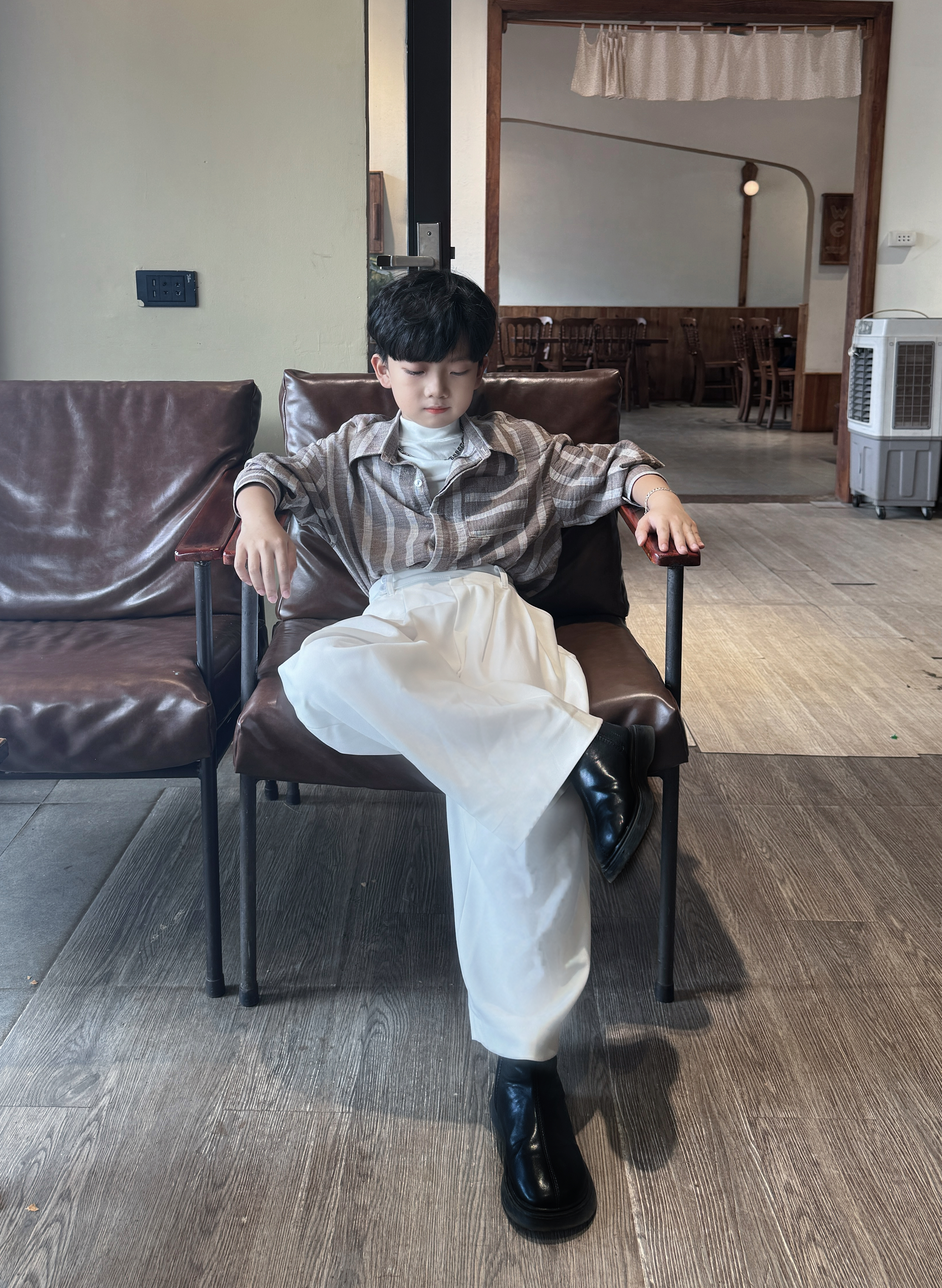 Áo Nâu Sọc Linen Thái, Quần Suông Trắng Đai Chéo (không kèm áo thun trằng)_thumbnail_3