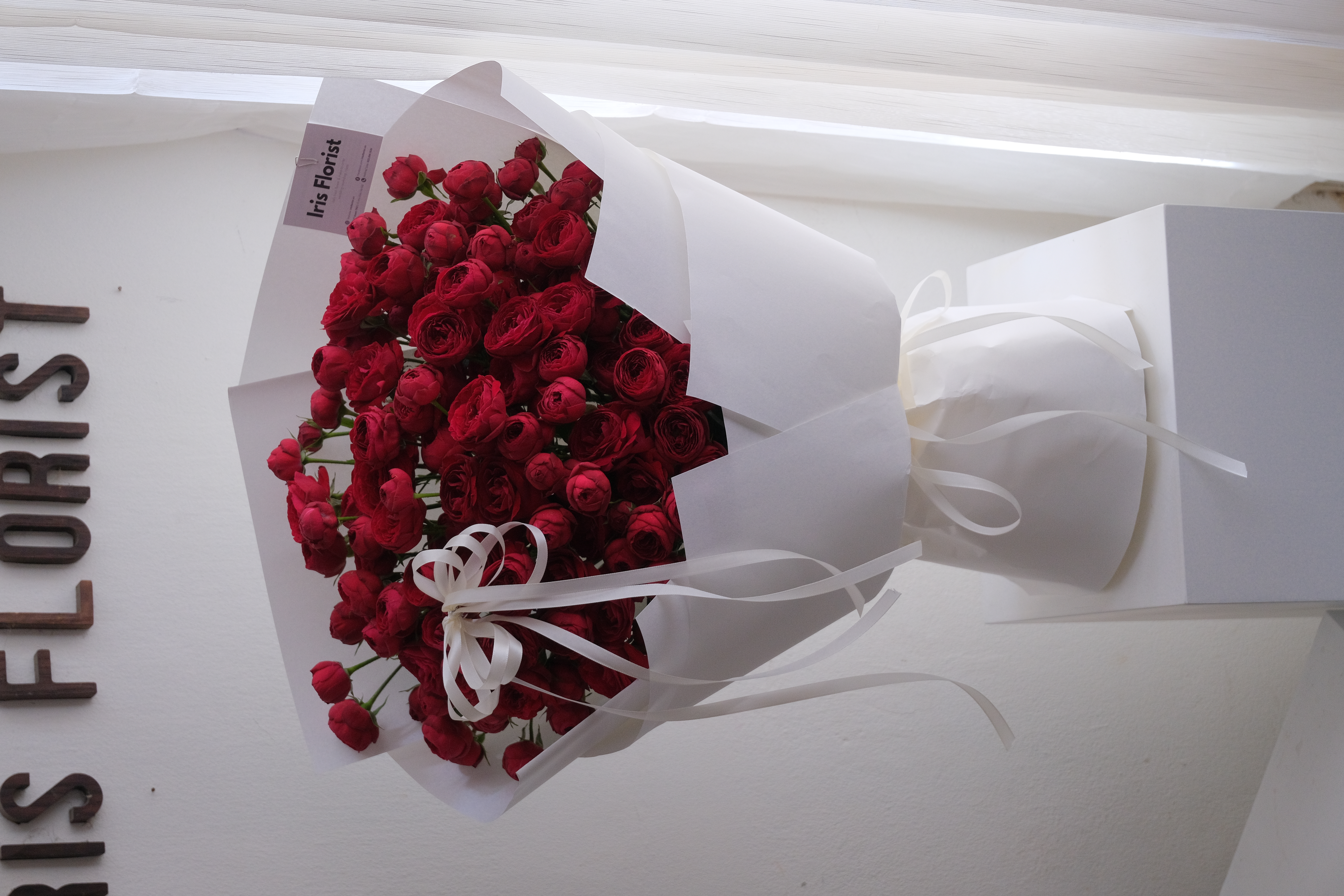 Red Lace Bouquet - Bó hồng chùm đỏ size L