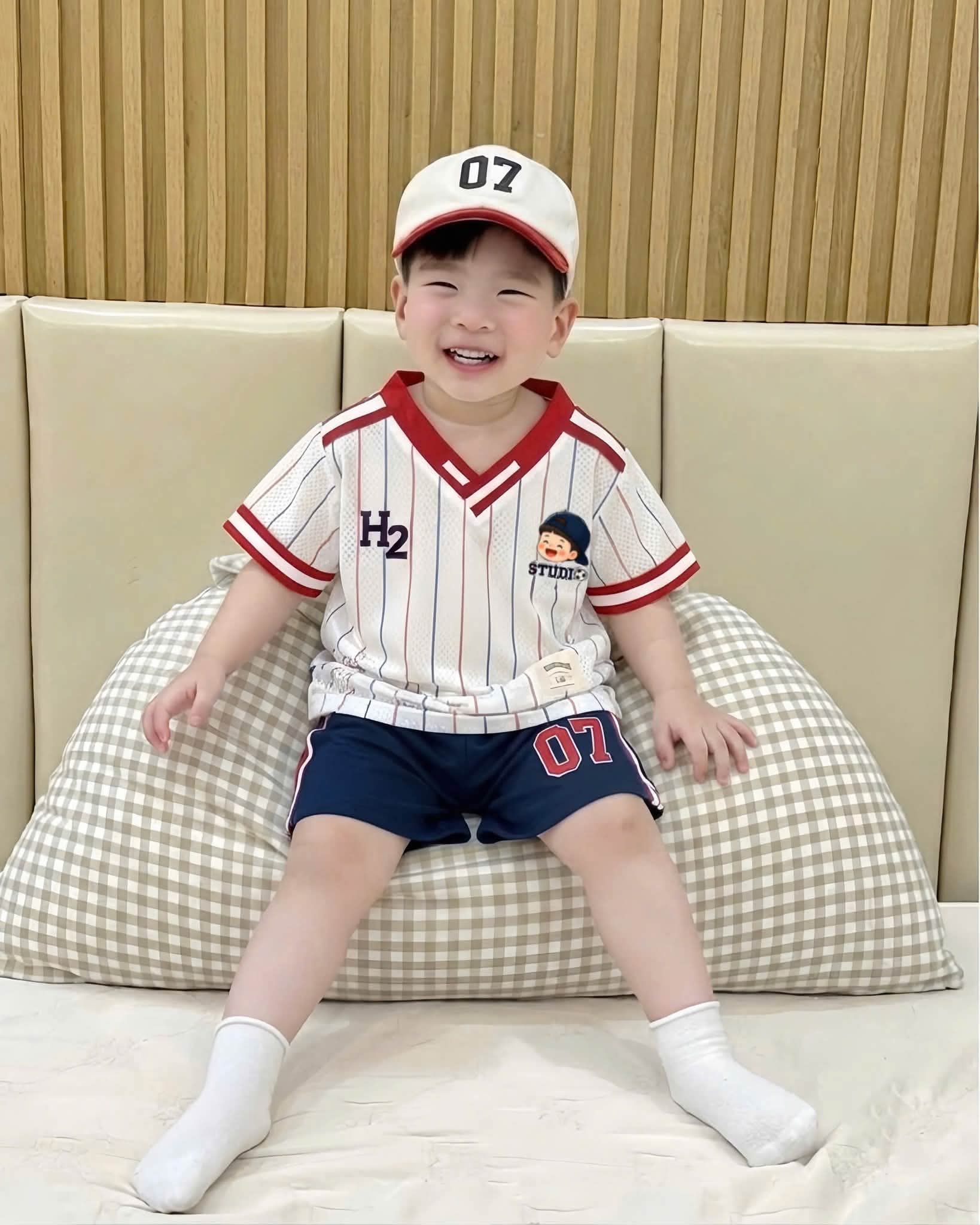 Set bộ thông hơi kẻ đỏ 07 kèm mũ