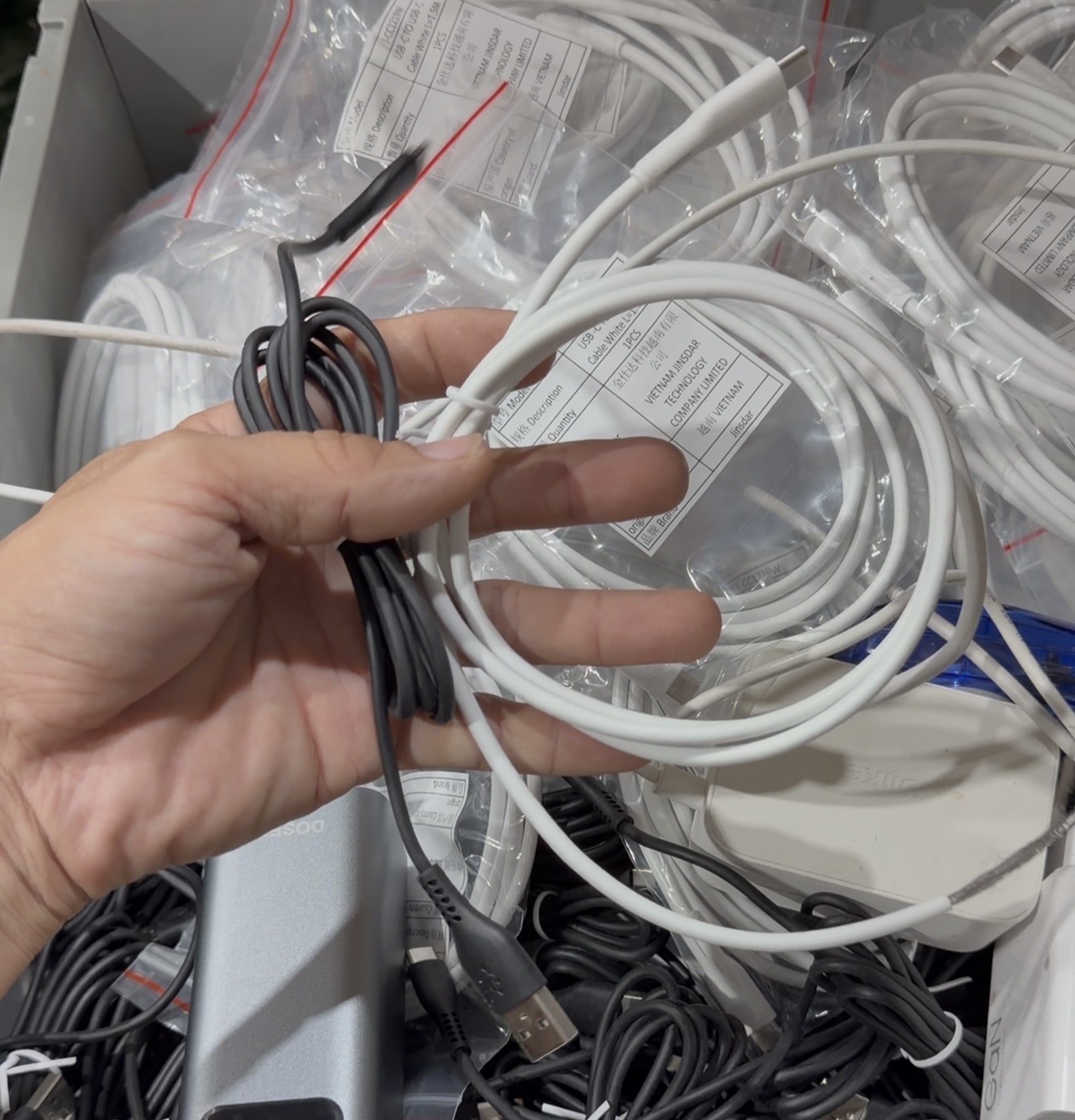Cáp sạc nhanh và siêu nhanh USB-A và TYPE C