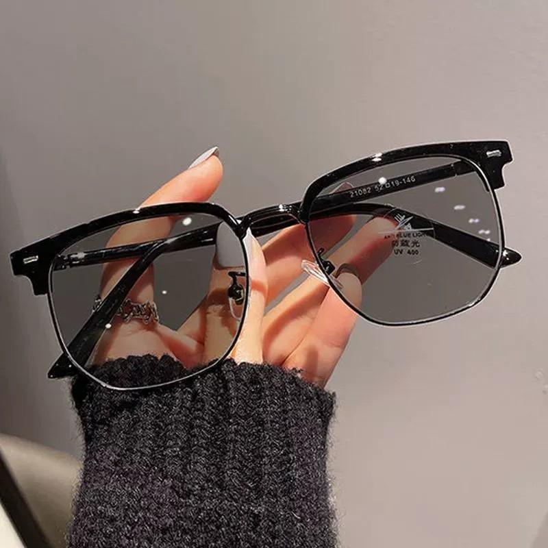 H12-Kính Cận Thị Đổi Màu Dưới Nắng Cho Học Sinh Sinh Viên Chống Tia UV Ánh Sáng Xanh_thumbnail_1